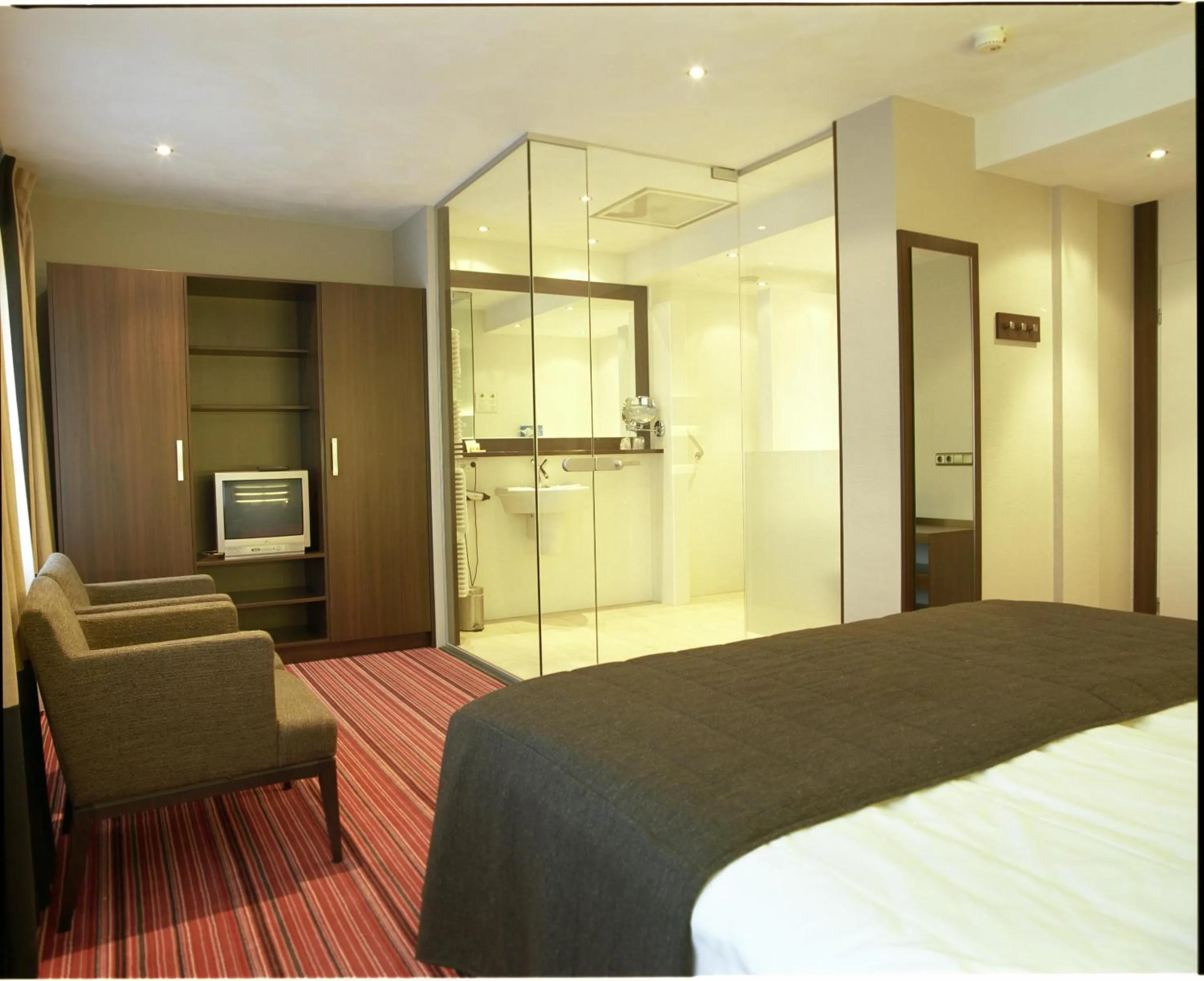 Photo of the whole room, Bed in Hotel Restaurant De Zwaan