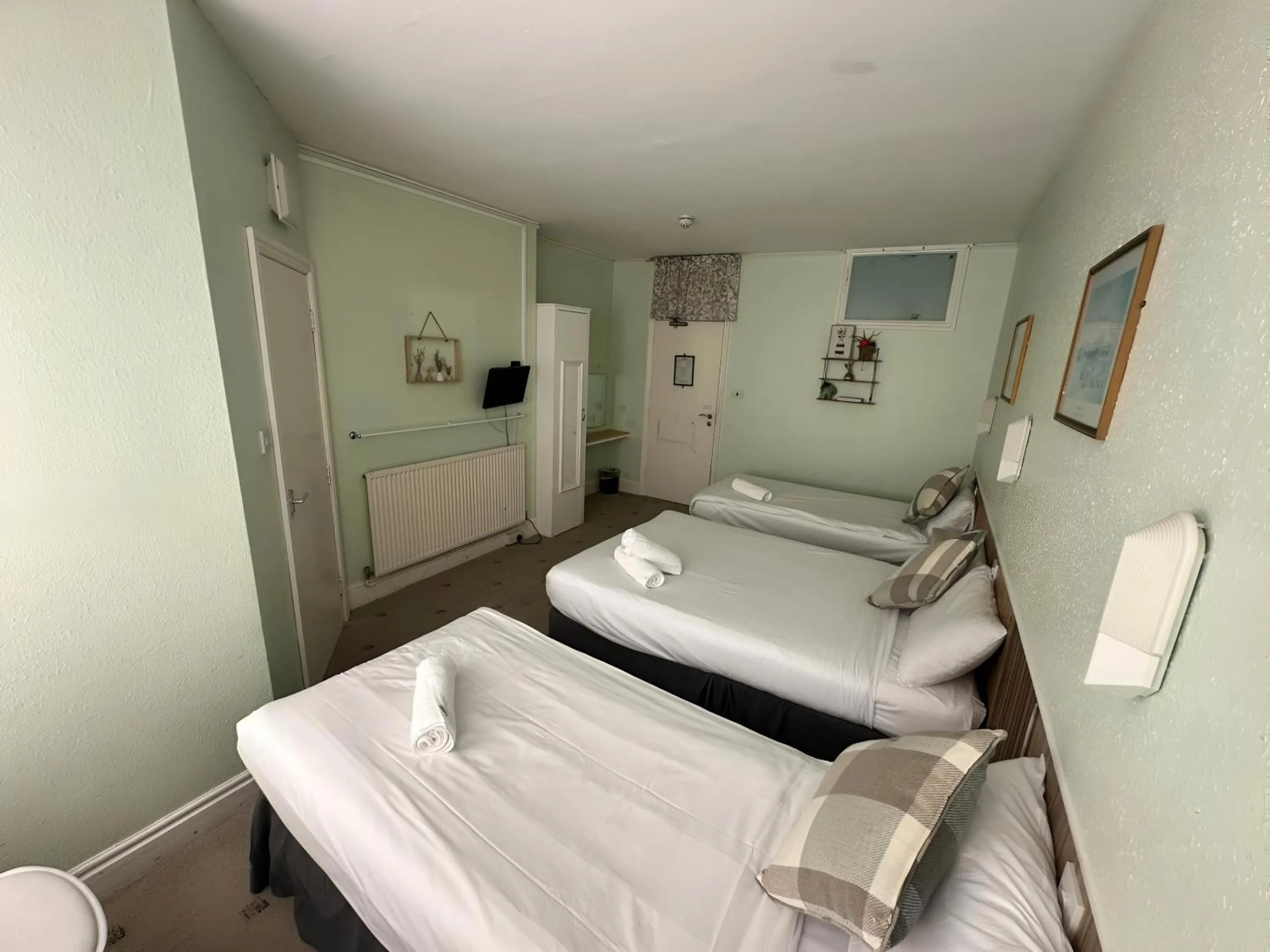 Bedroom, Bed in Green Gables Hotel