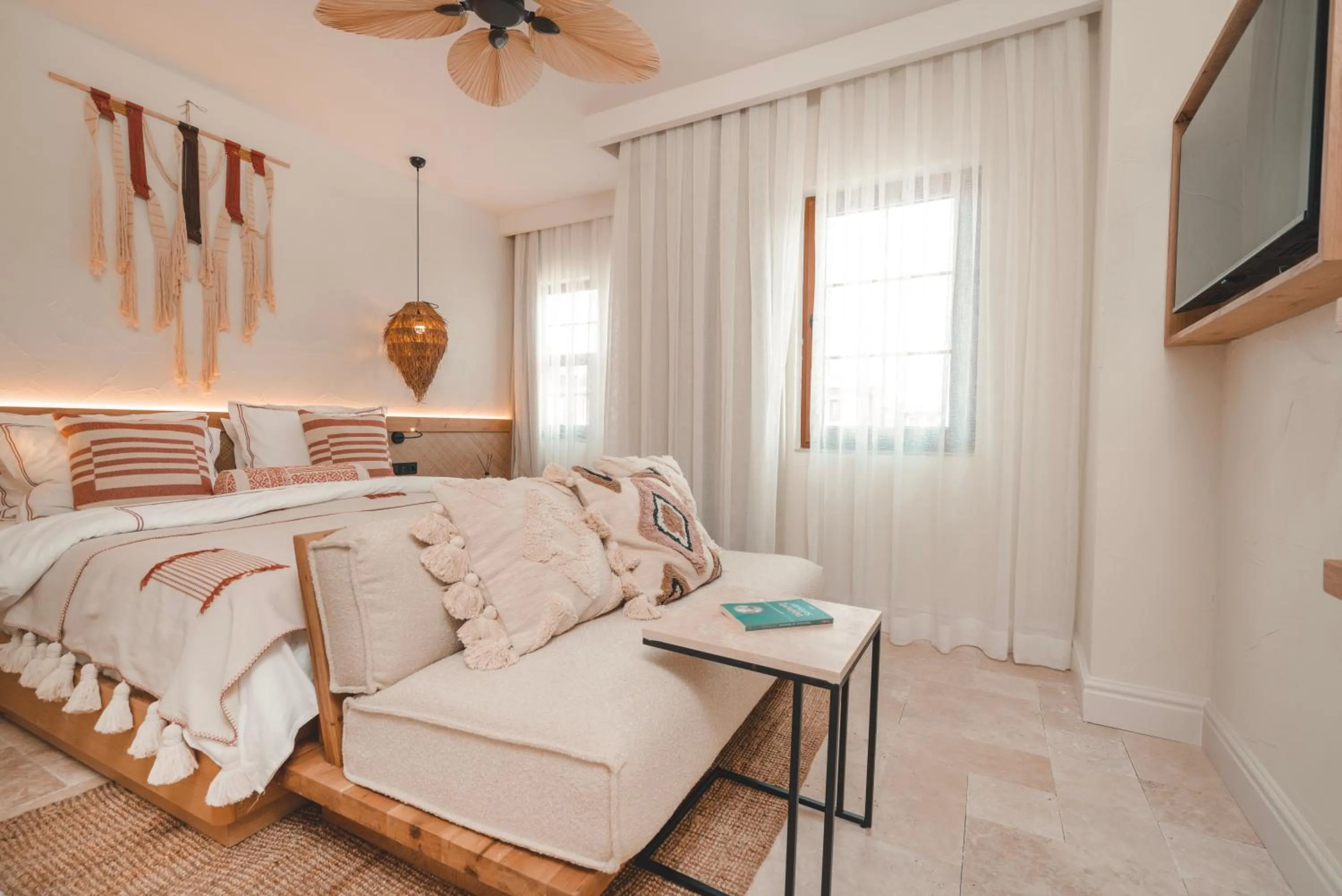 Photo of the whole room, Bed in 6 ROOMS BY AZUMARE