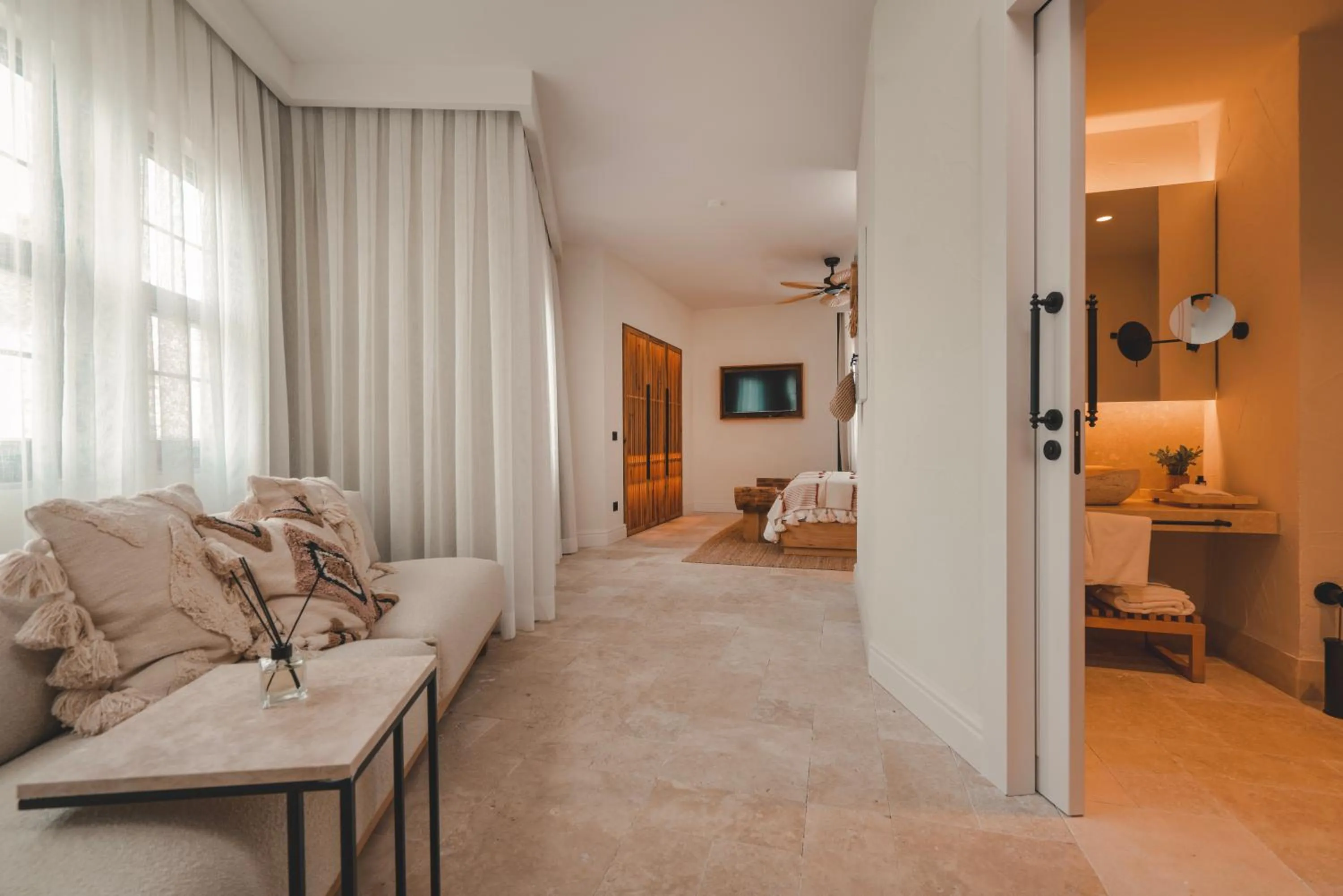 Seating area, Bed in 6 ROOMS BY AZUMARE