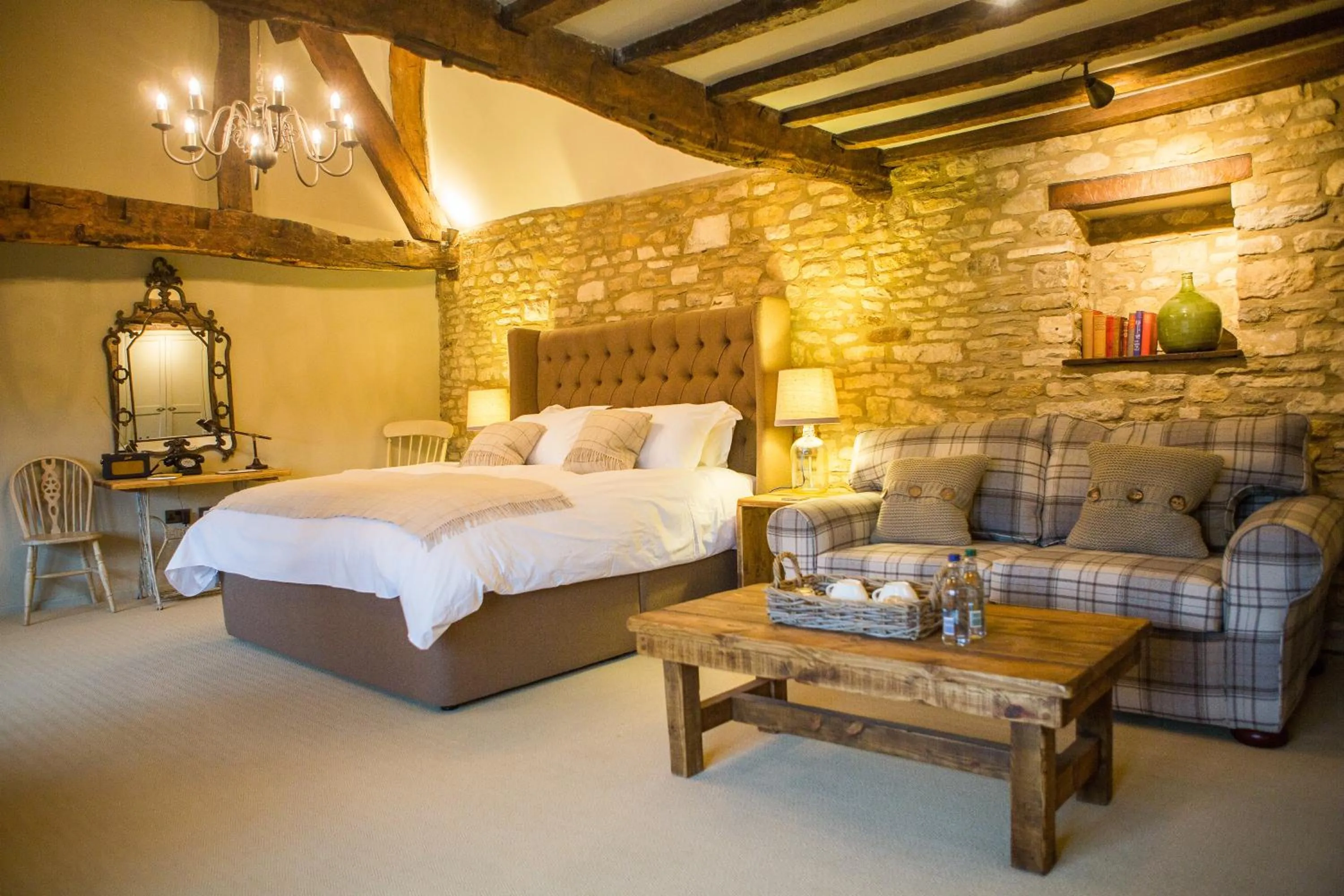 Bedroom, Bed in The Porch House