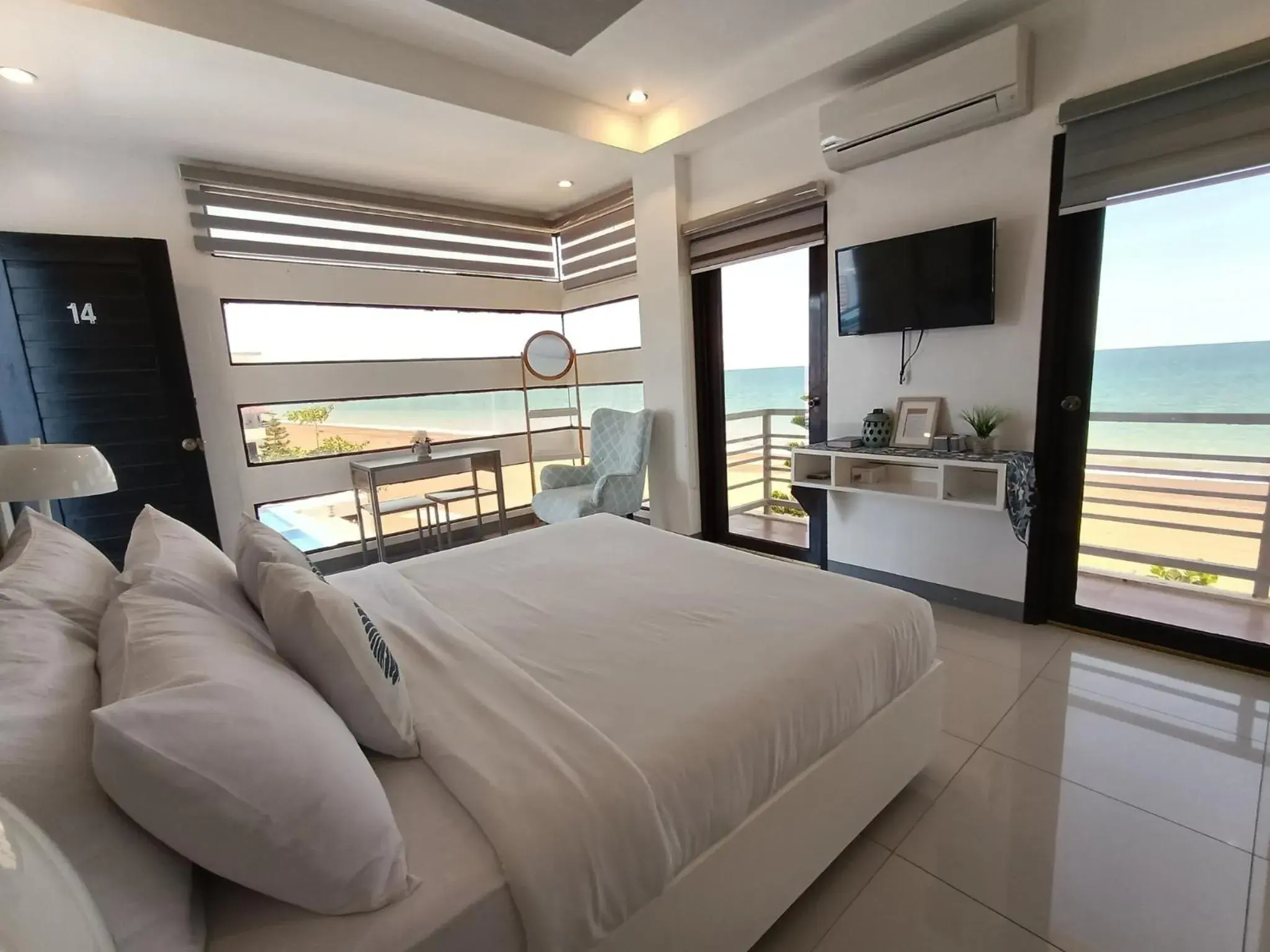 Deluxe Double Room with Balcony and Sea View in Blue Coast Beach Hotel Deluxe Double Room with Balcony and Sea View in Blue Coast Beach Hotel