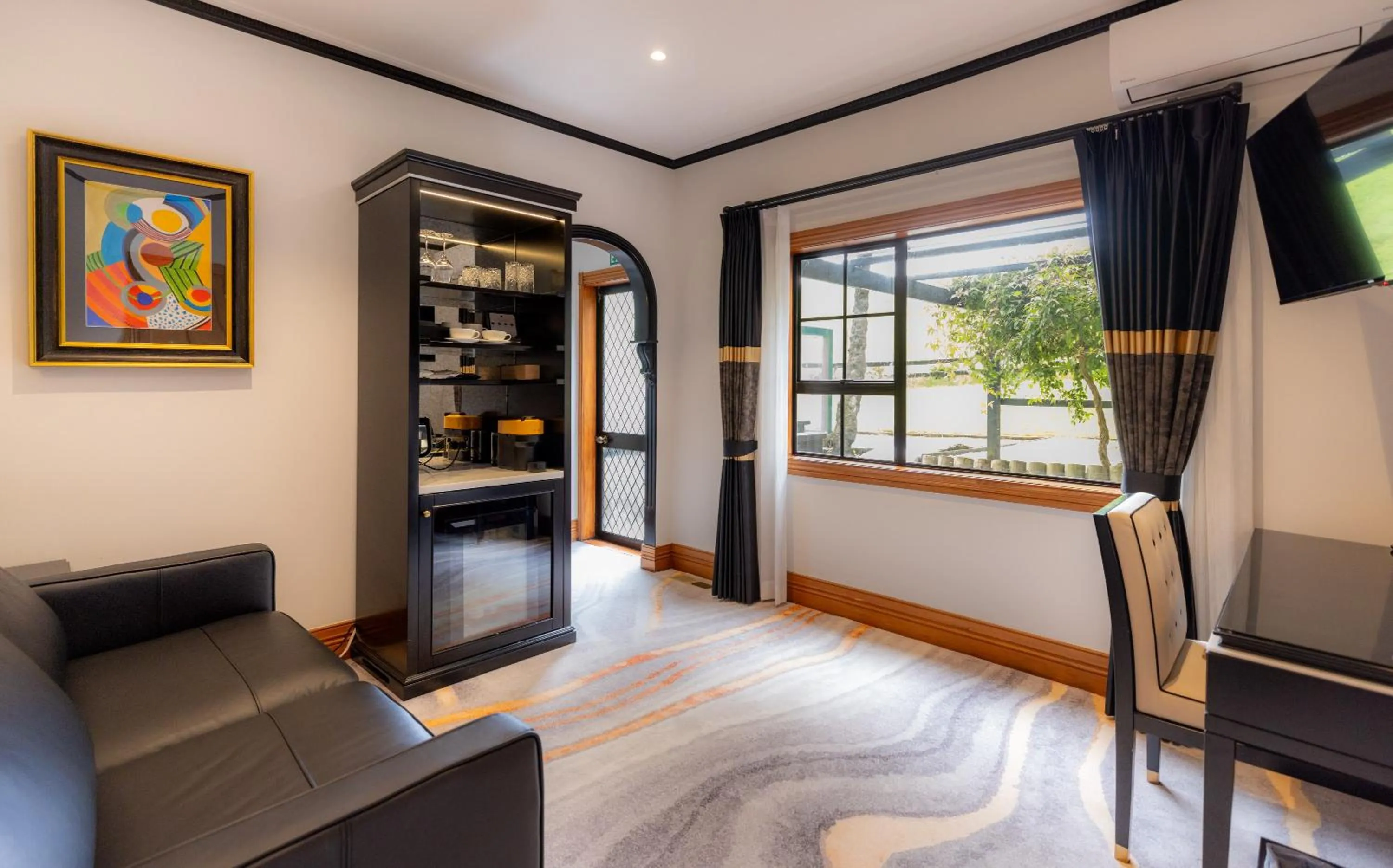 TV and multimedia in Hana Lodge