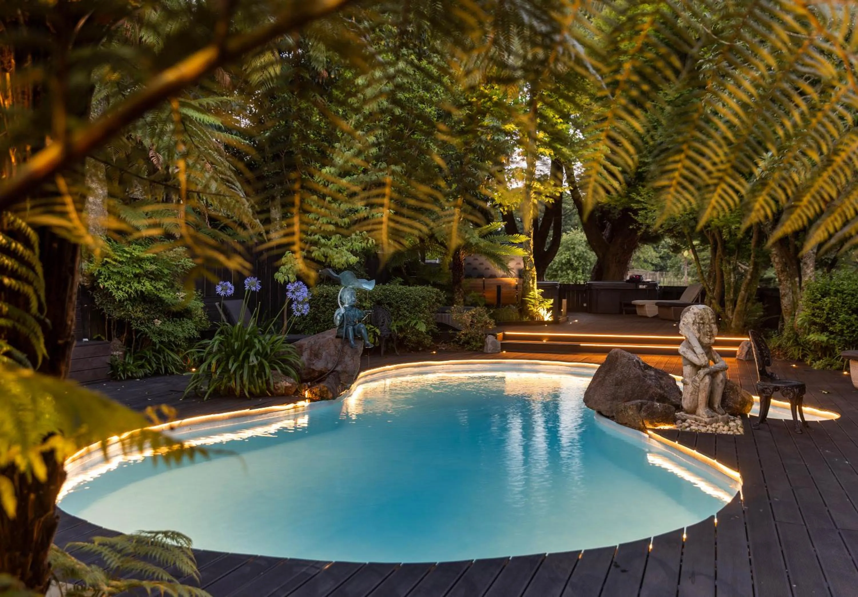 Swimming pool in Hana Lodge