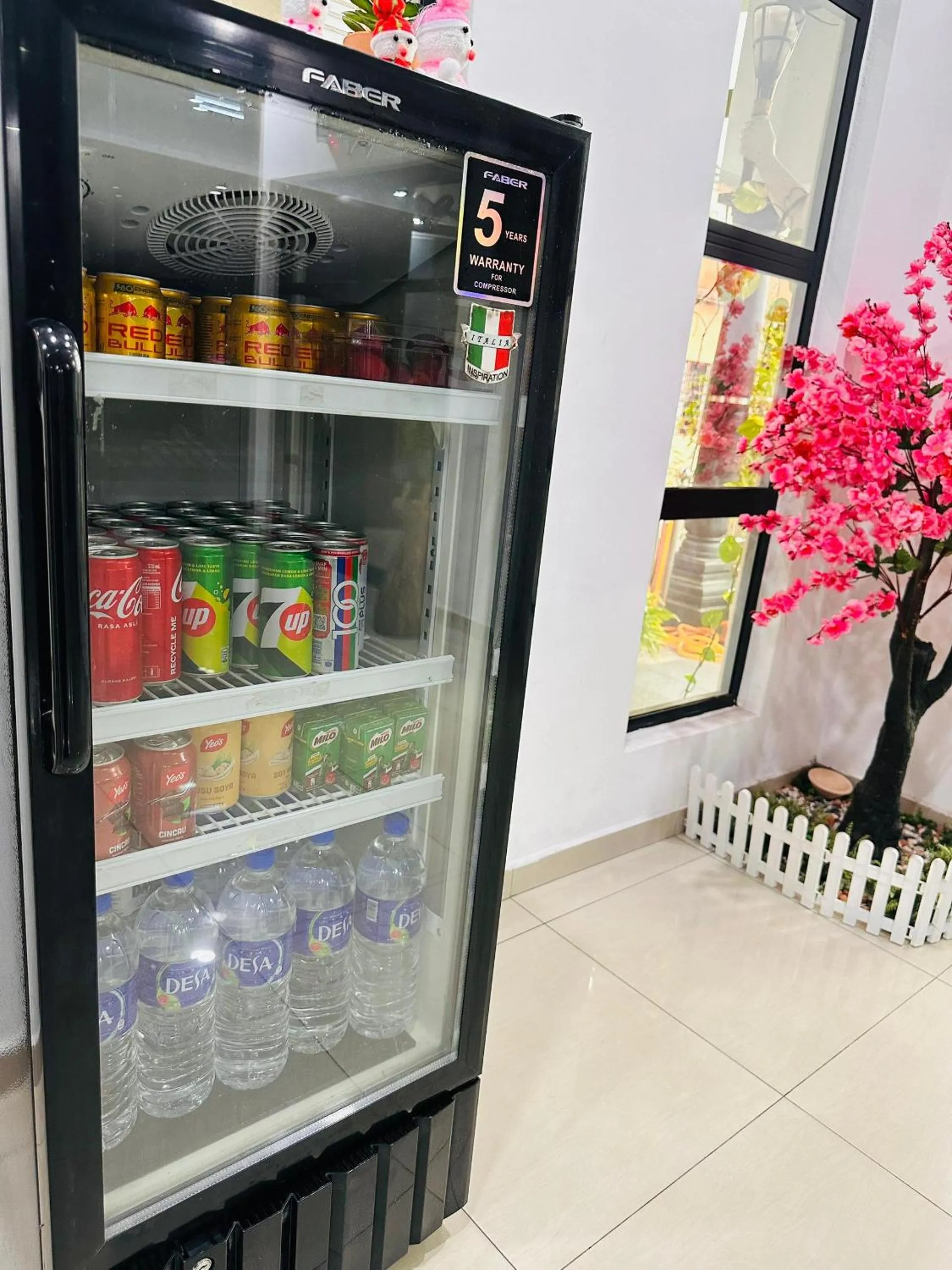 Property building in Maxwell inn