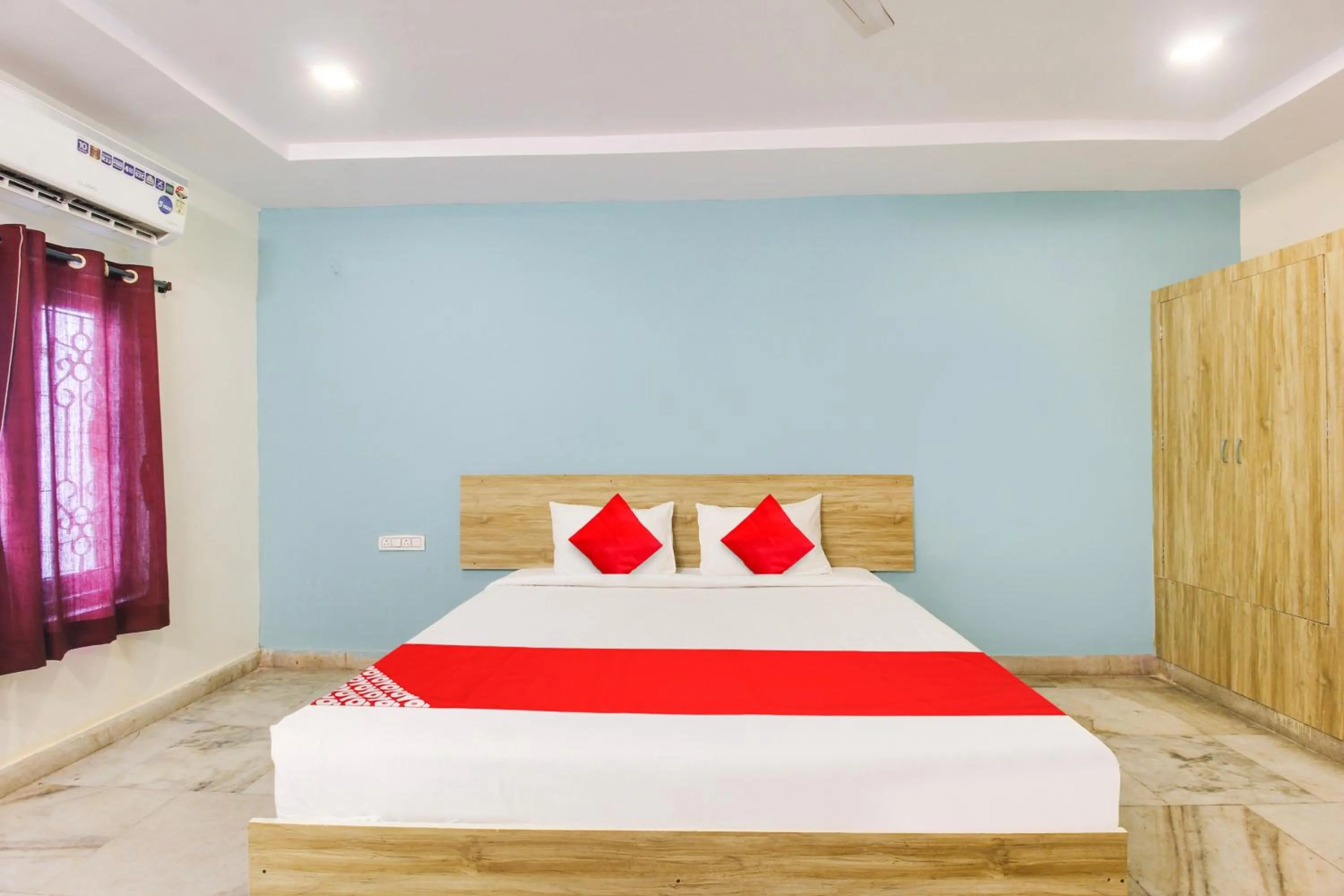 Bedroom, Bed in Hotel O R Squre Inn