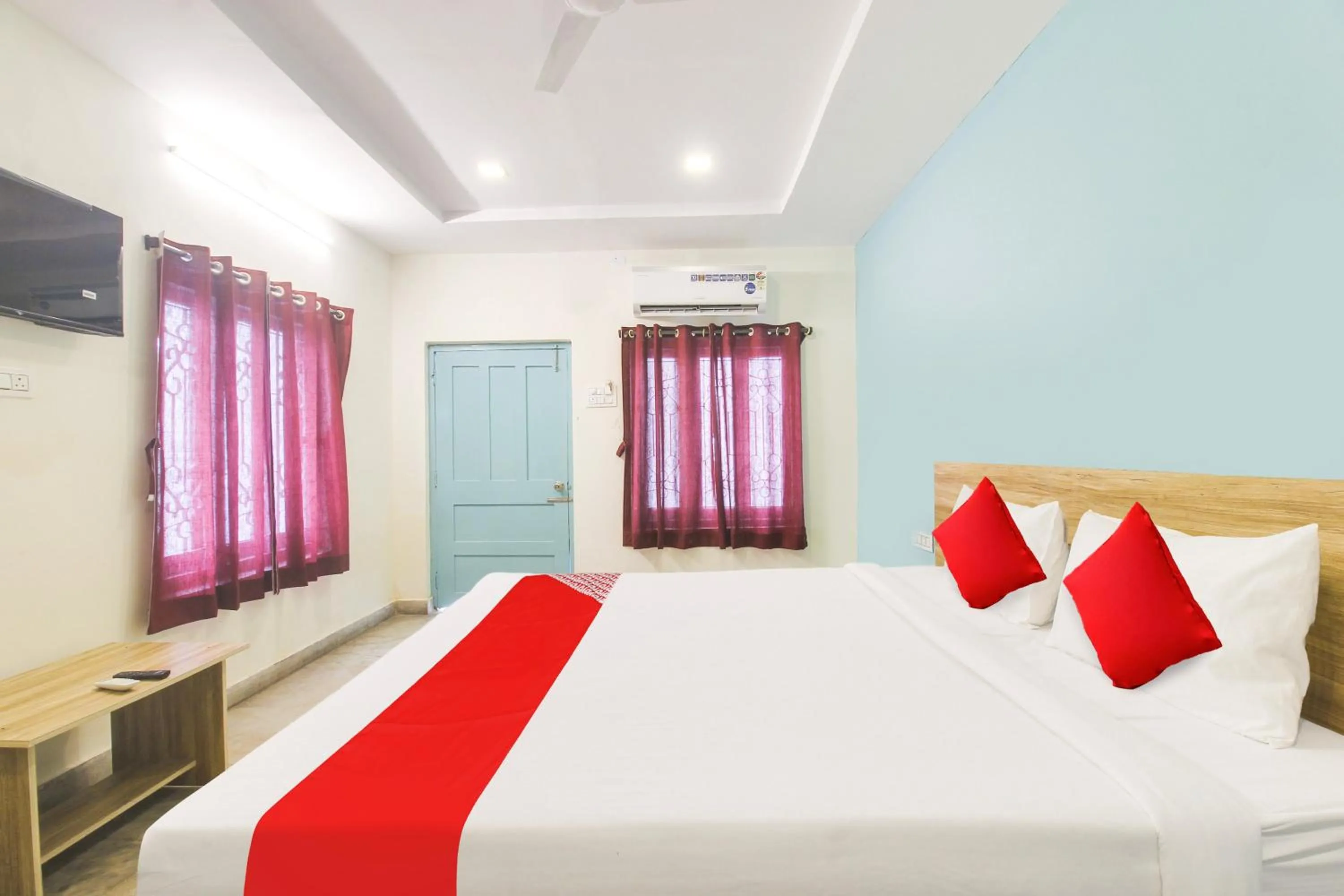 Bedroom, Bed in Hotel O R Squre Inn