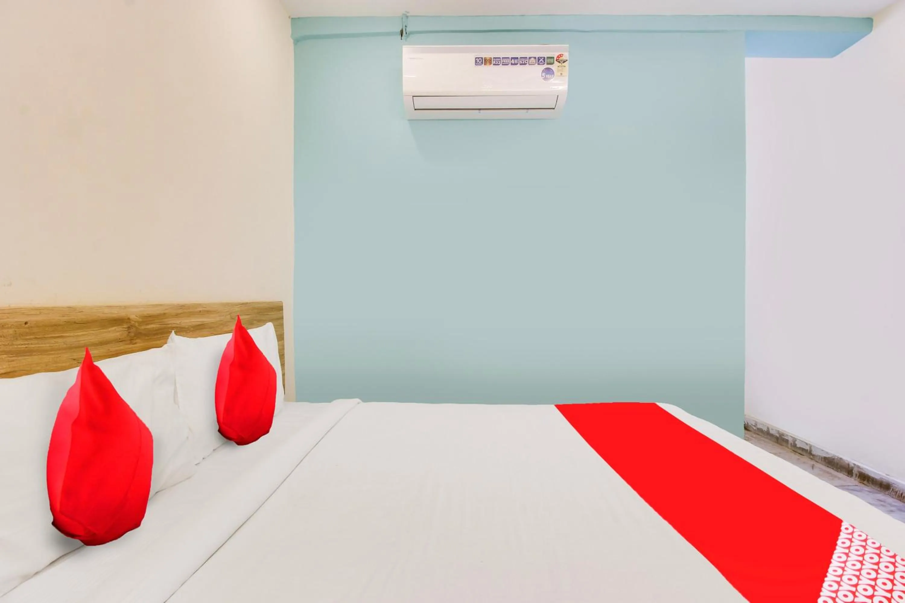 Bedroom, Bed in Hotel O R Squre Inn