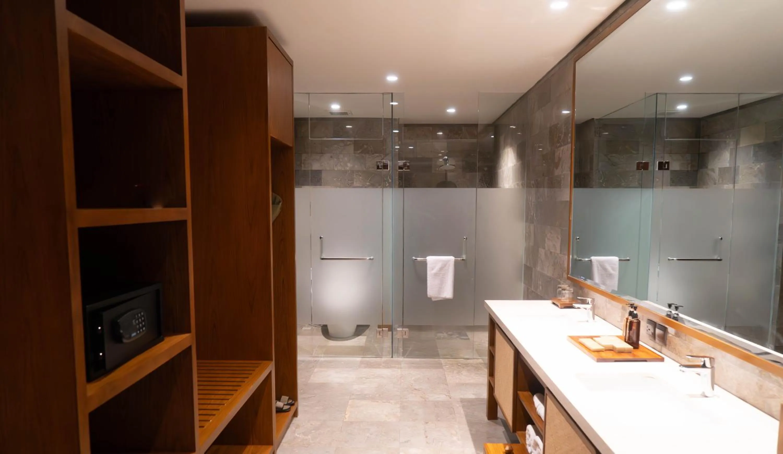 Bathroom in Adiwana Kamania