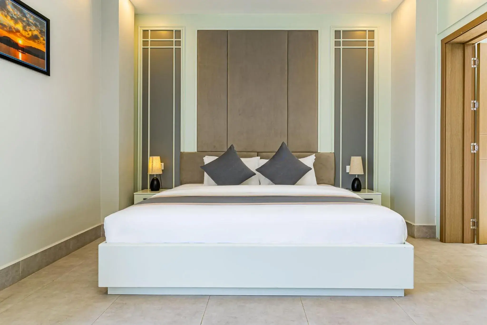 Family Room with Balcony in The Square Kampot Hotel Family Room with Balcony in The Square Kampot Hotel