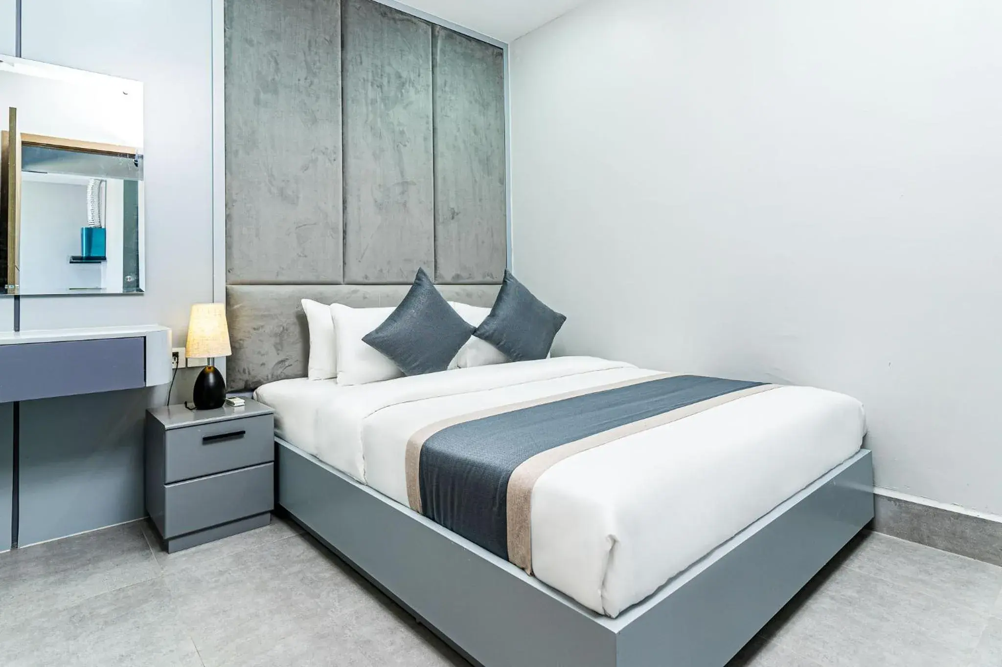 Deluxe Family With Balcony in The Square Kampot Hotel Deluxe Family With Balcony in The Square Kampot Hotel