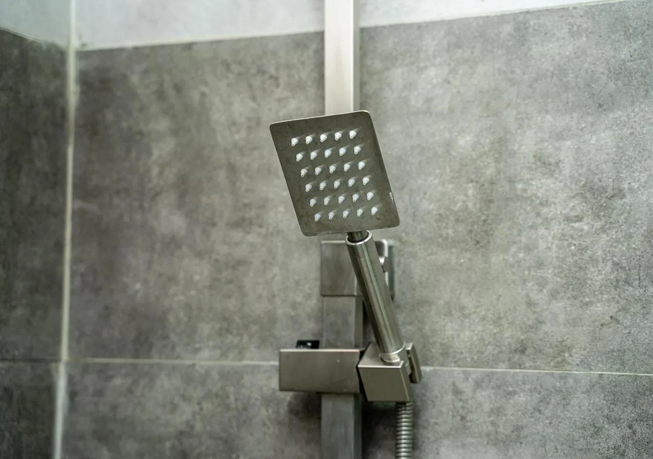 Shower in The Square Kampot Hotel