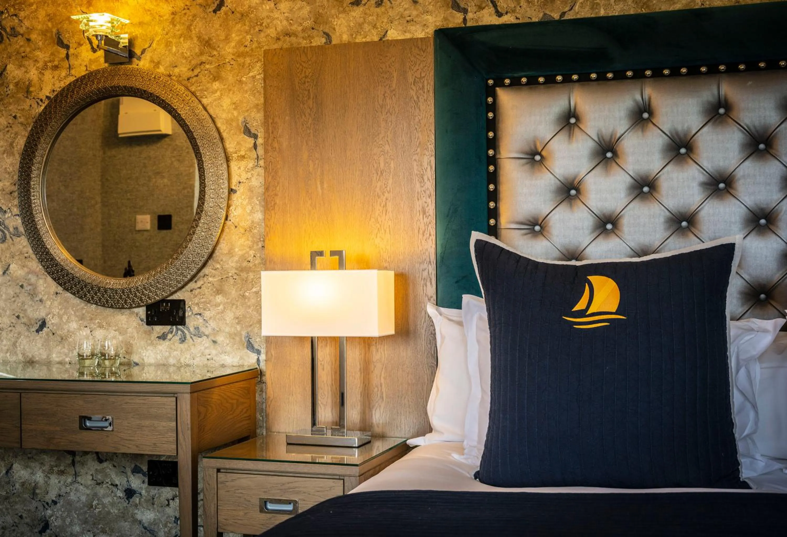 Bed in Duisdale House Hotel