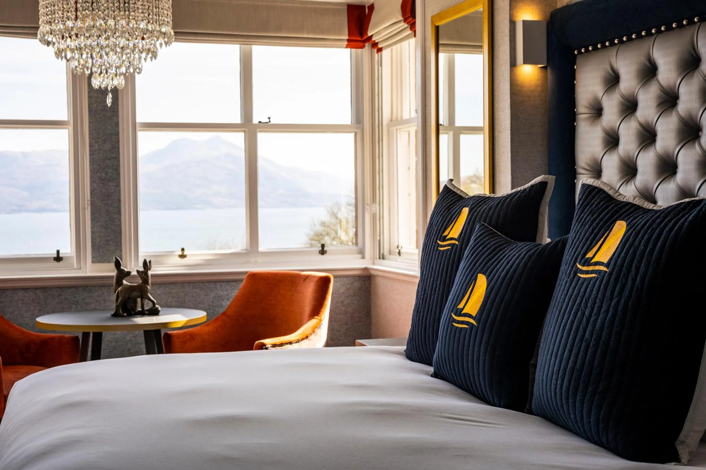 View (from property/room), Bed in Duisdale House Hotel