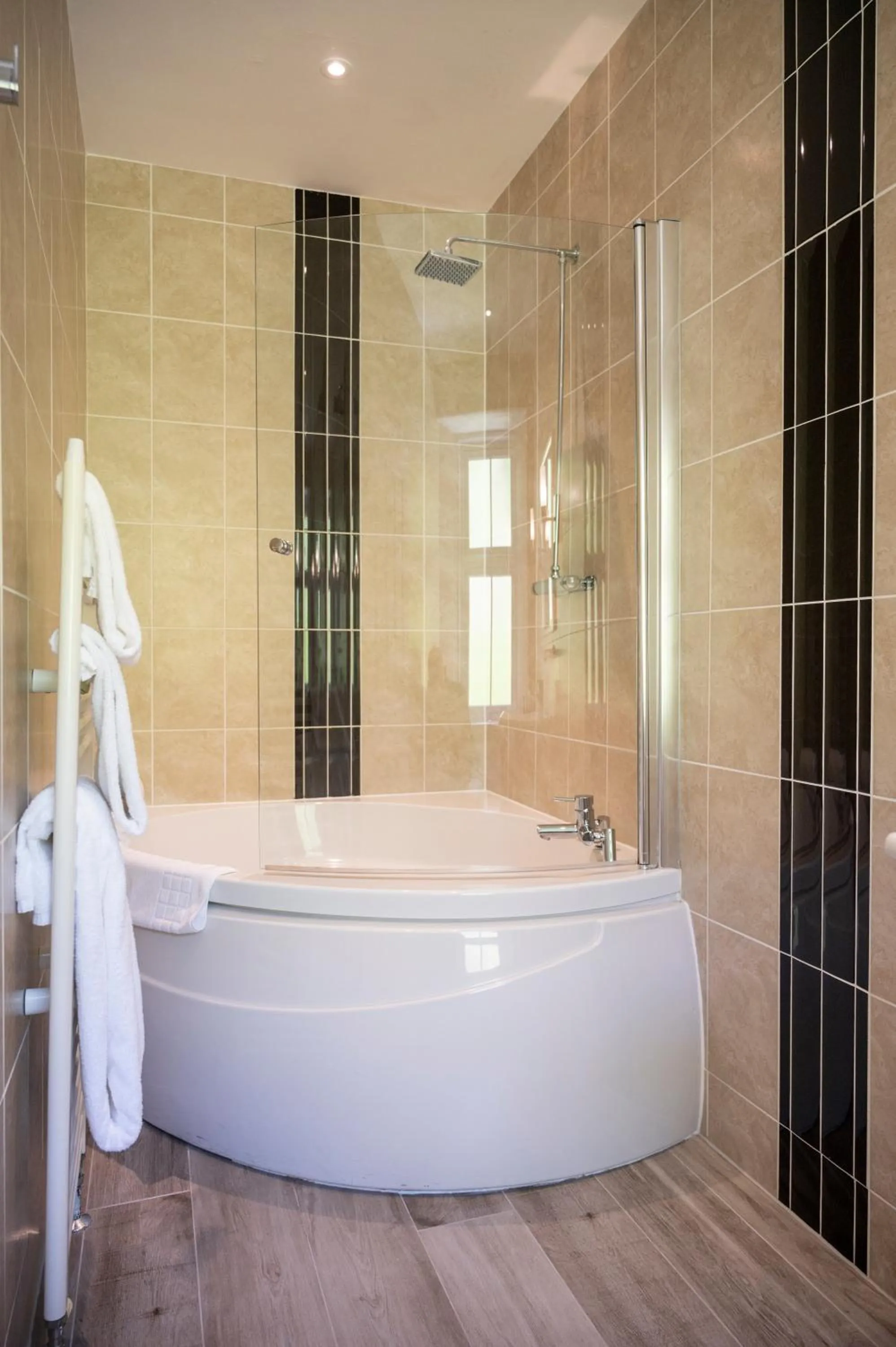 Bath in Duisdale House Hotel