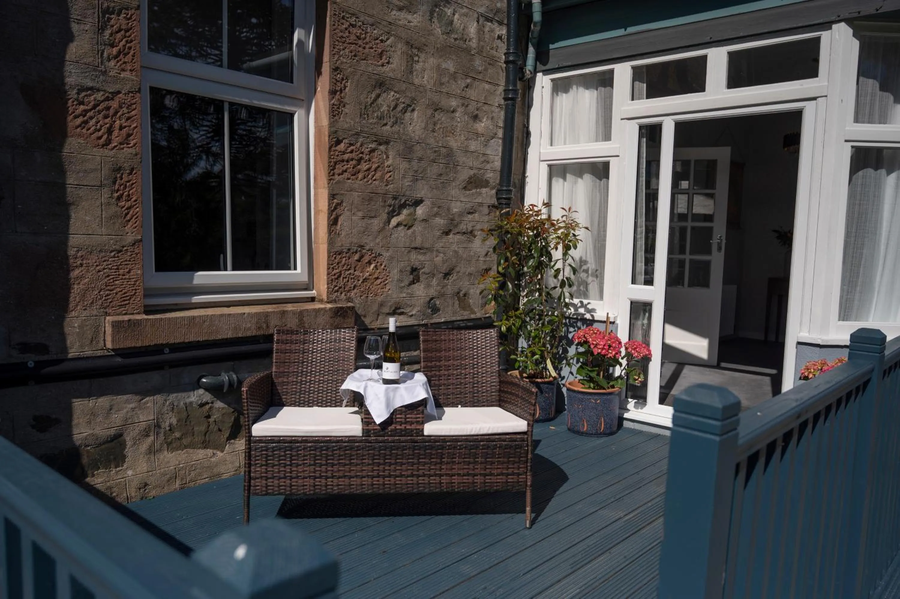 Patio in Duisdale House Hotel