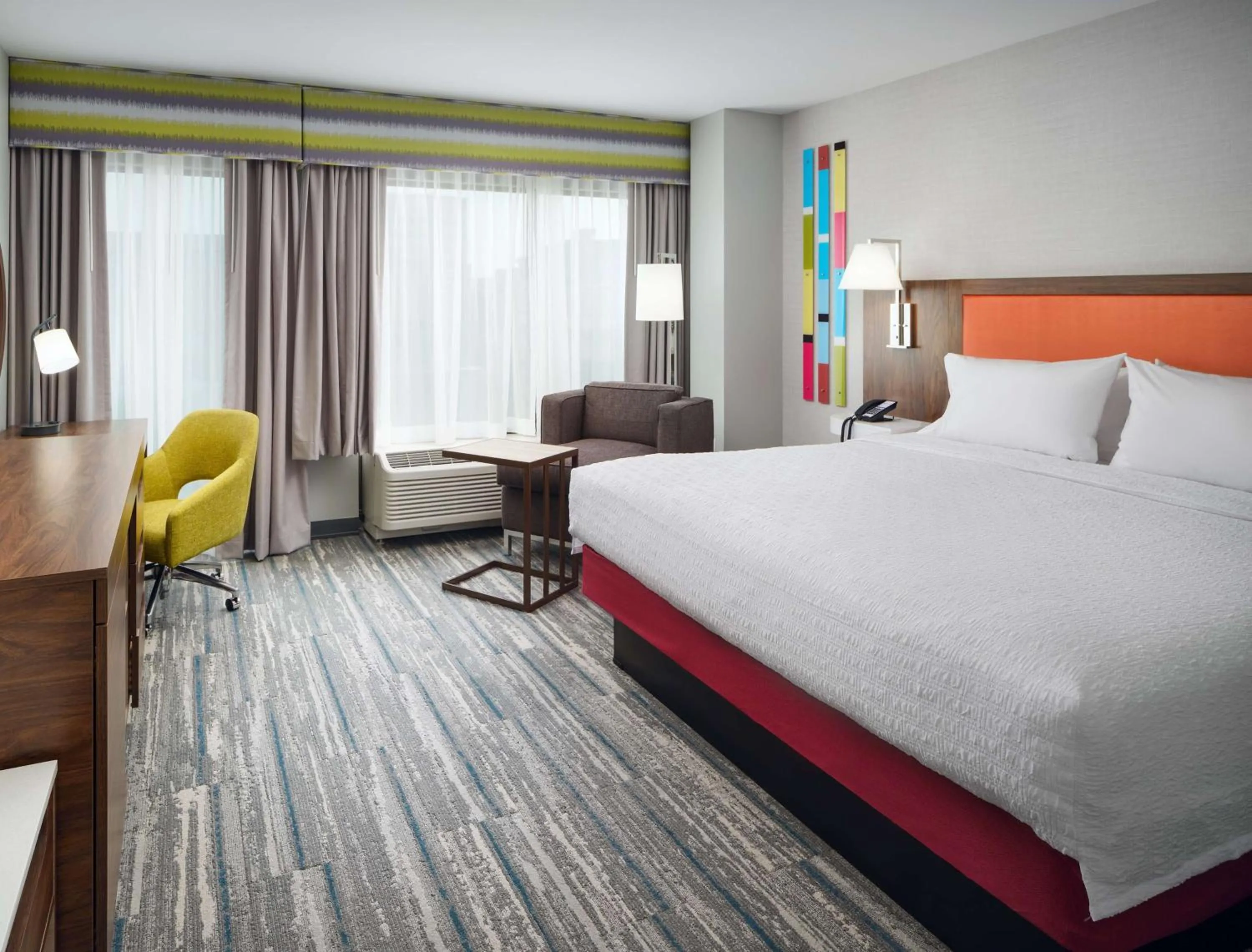 Bed in Hampton Inn Towson Downtown