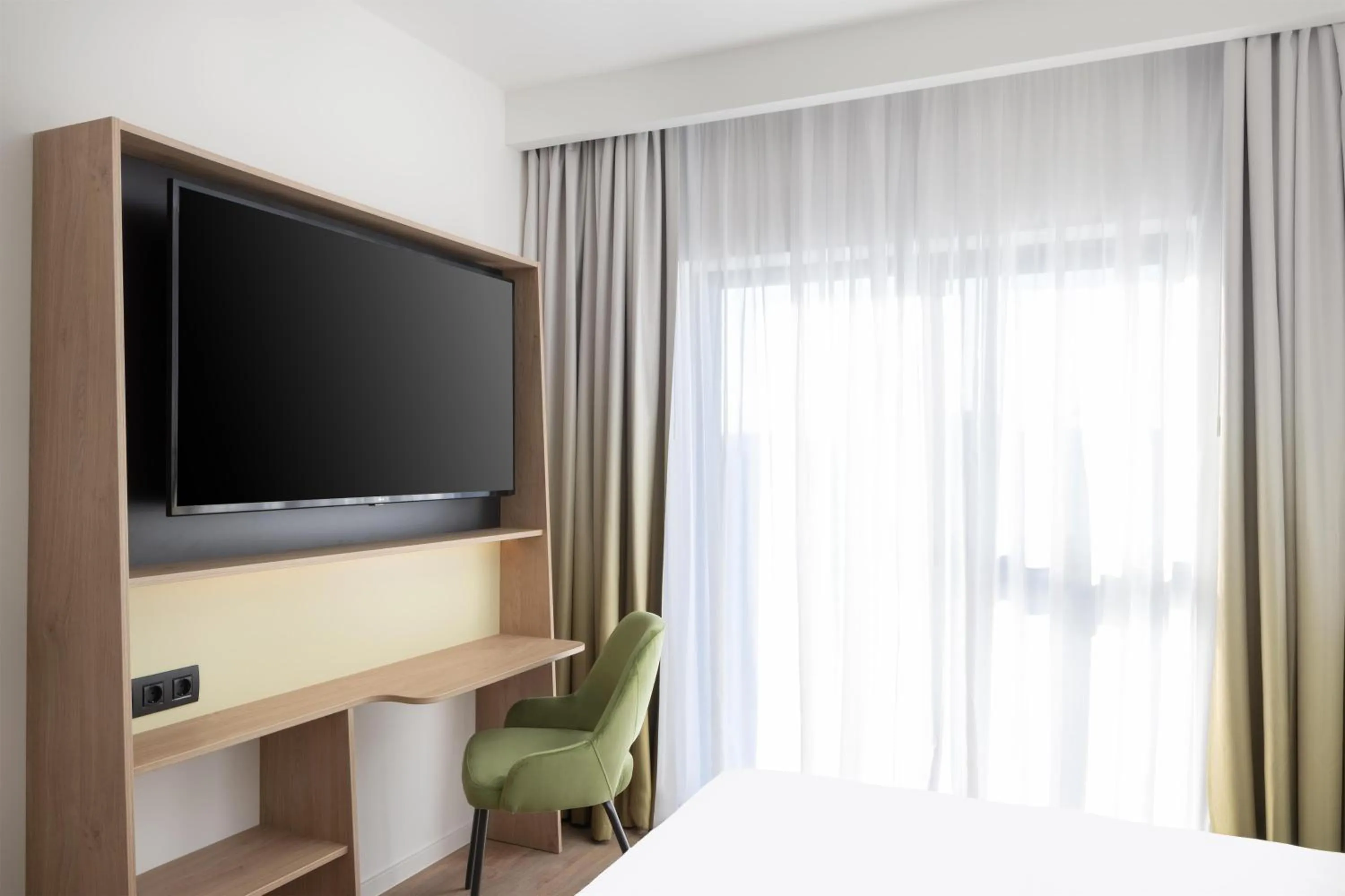 Bedroom, Bed in Hampton By Hilton Targu Mures