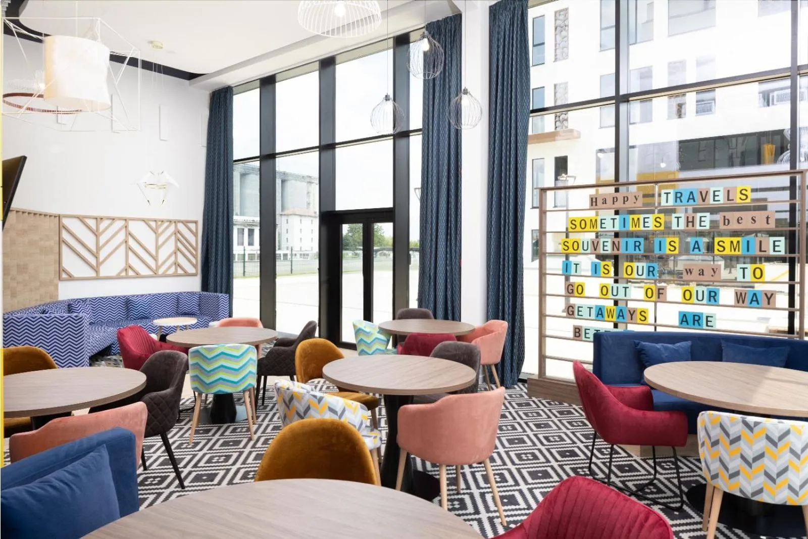 Restaurant/places to eat in Hampton By Hilton Targu Mures