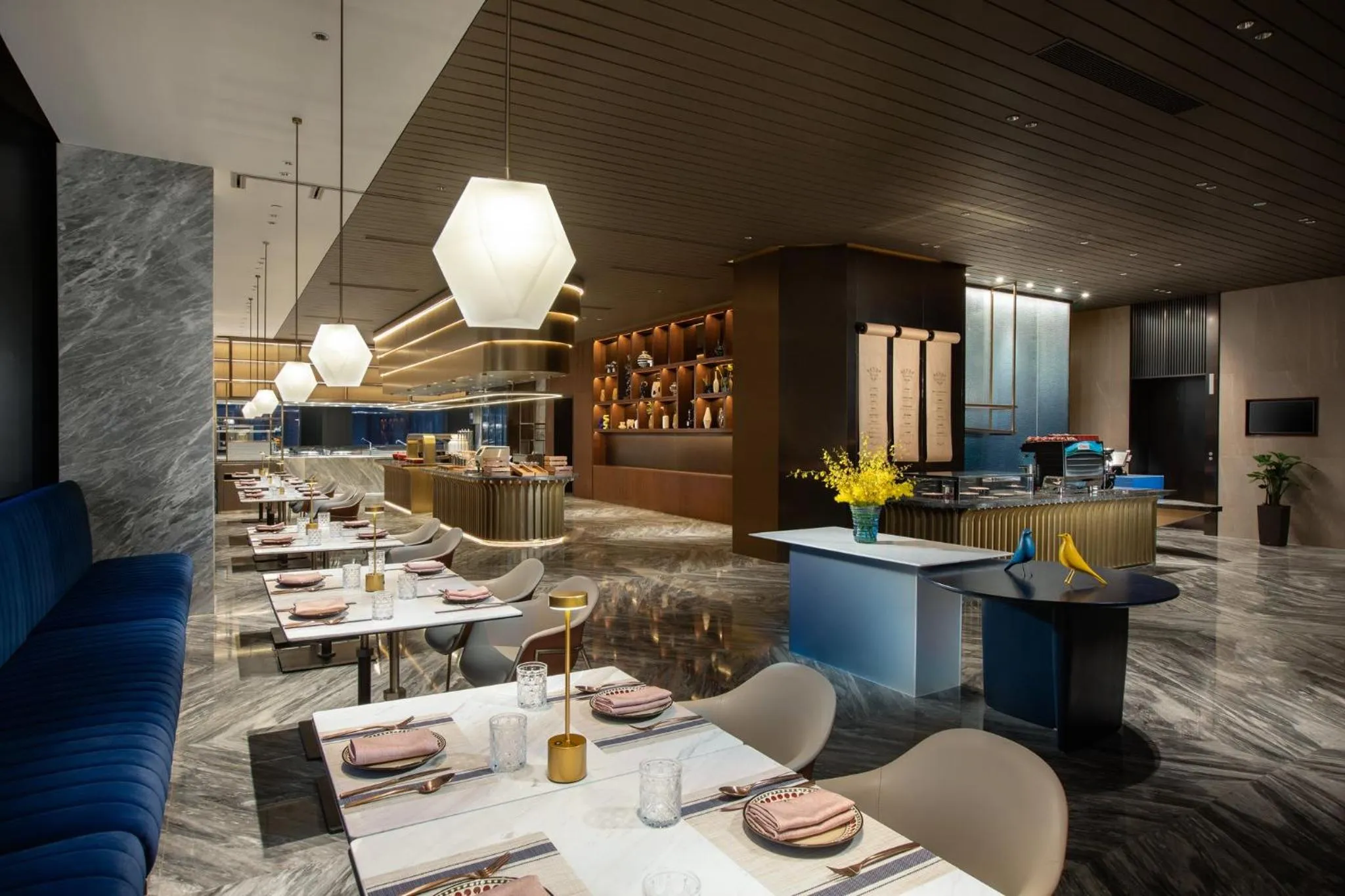 Restaurant/places to eat in voco Hefei Binhu by IHG