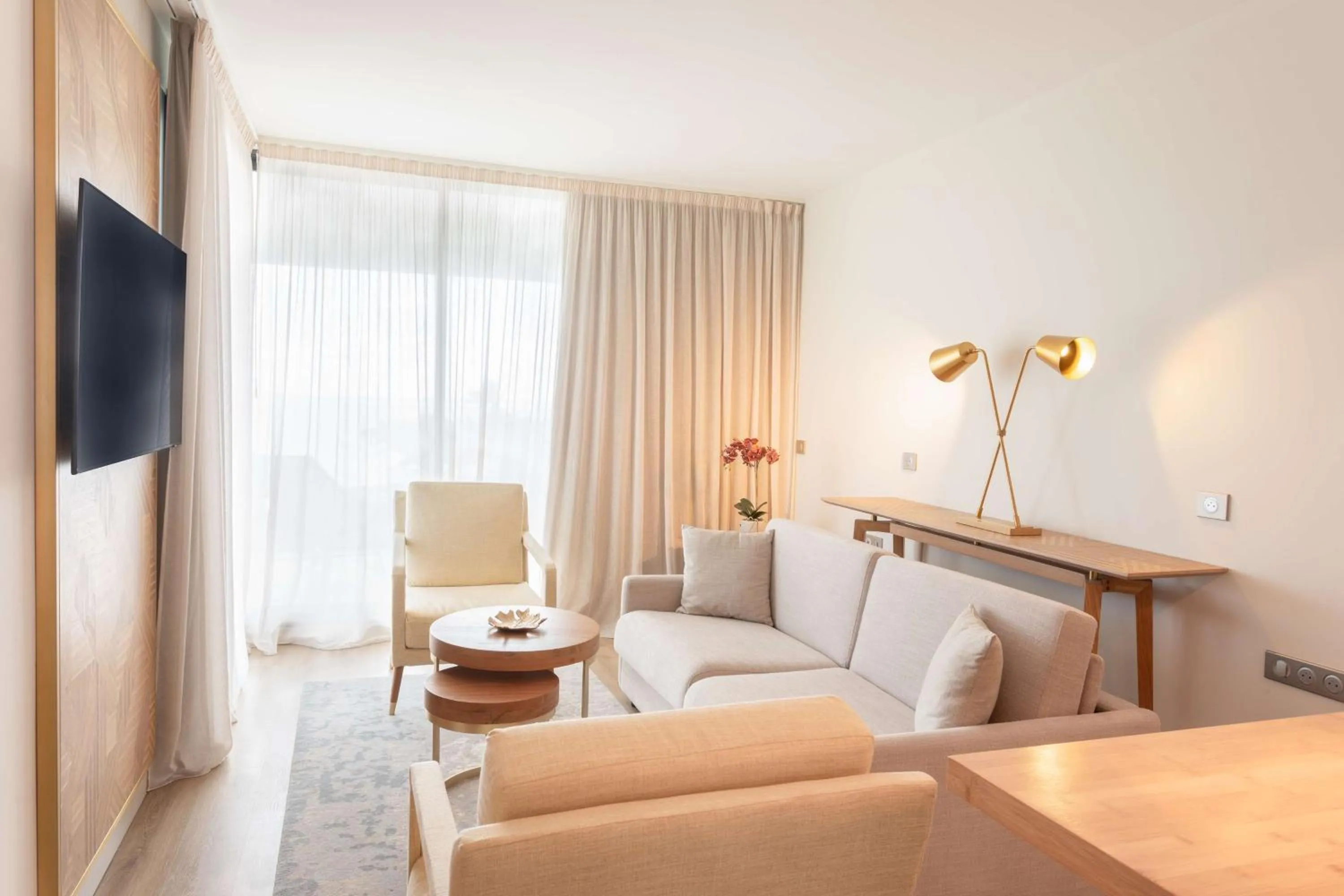 Living room in Radisson Hotel Saint Denis, La Reunion