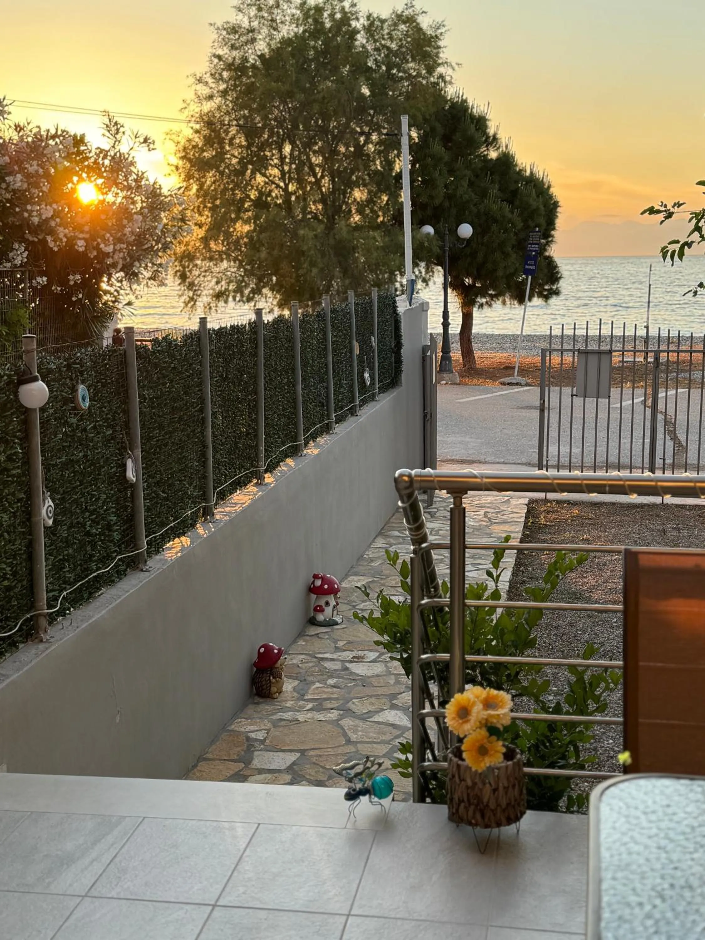 Akrotiri Luxury Suites