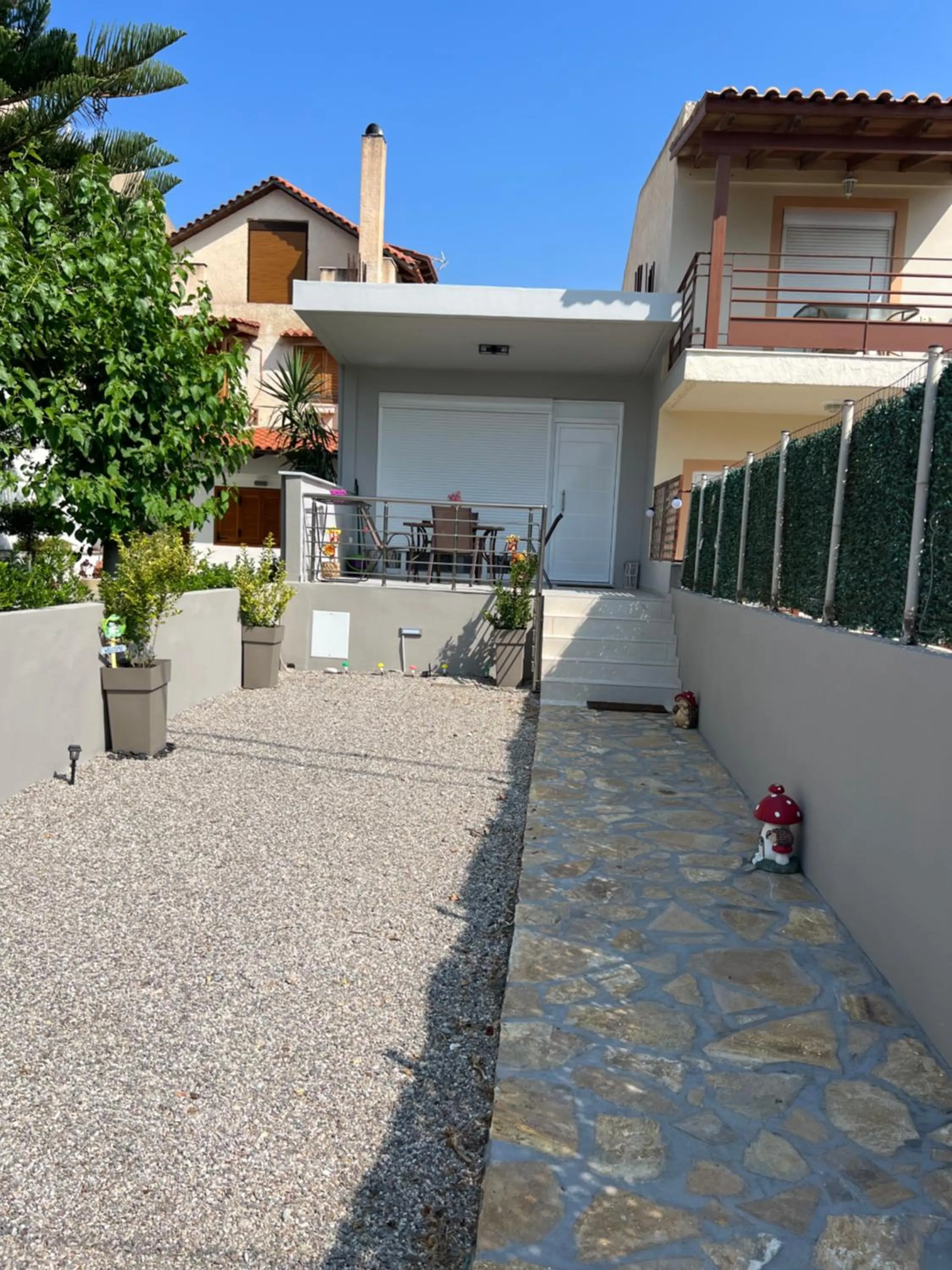 Akrotiri Luxury Suites