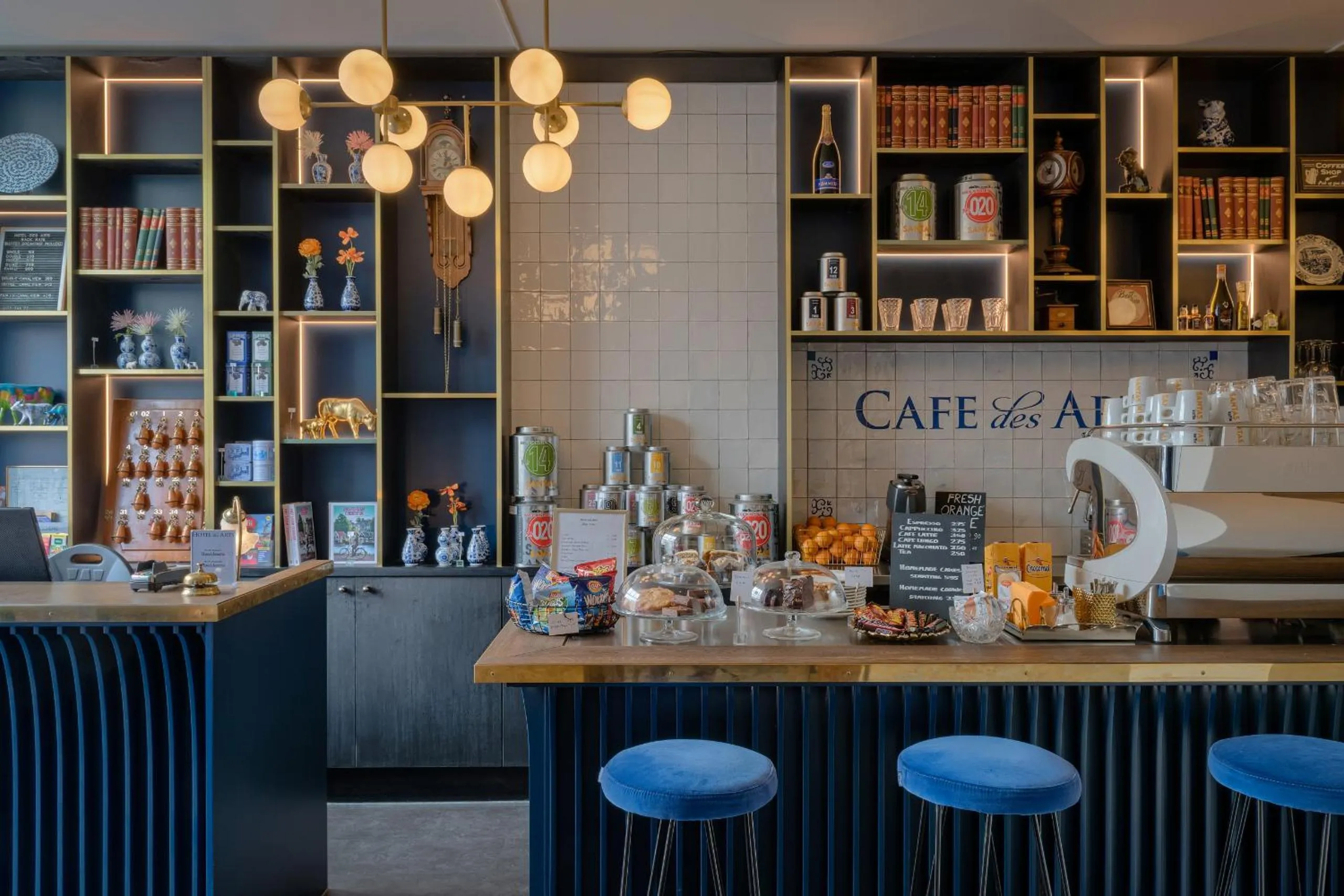 Lounge or bar in Boutique Hotel des Arts