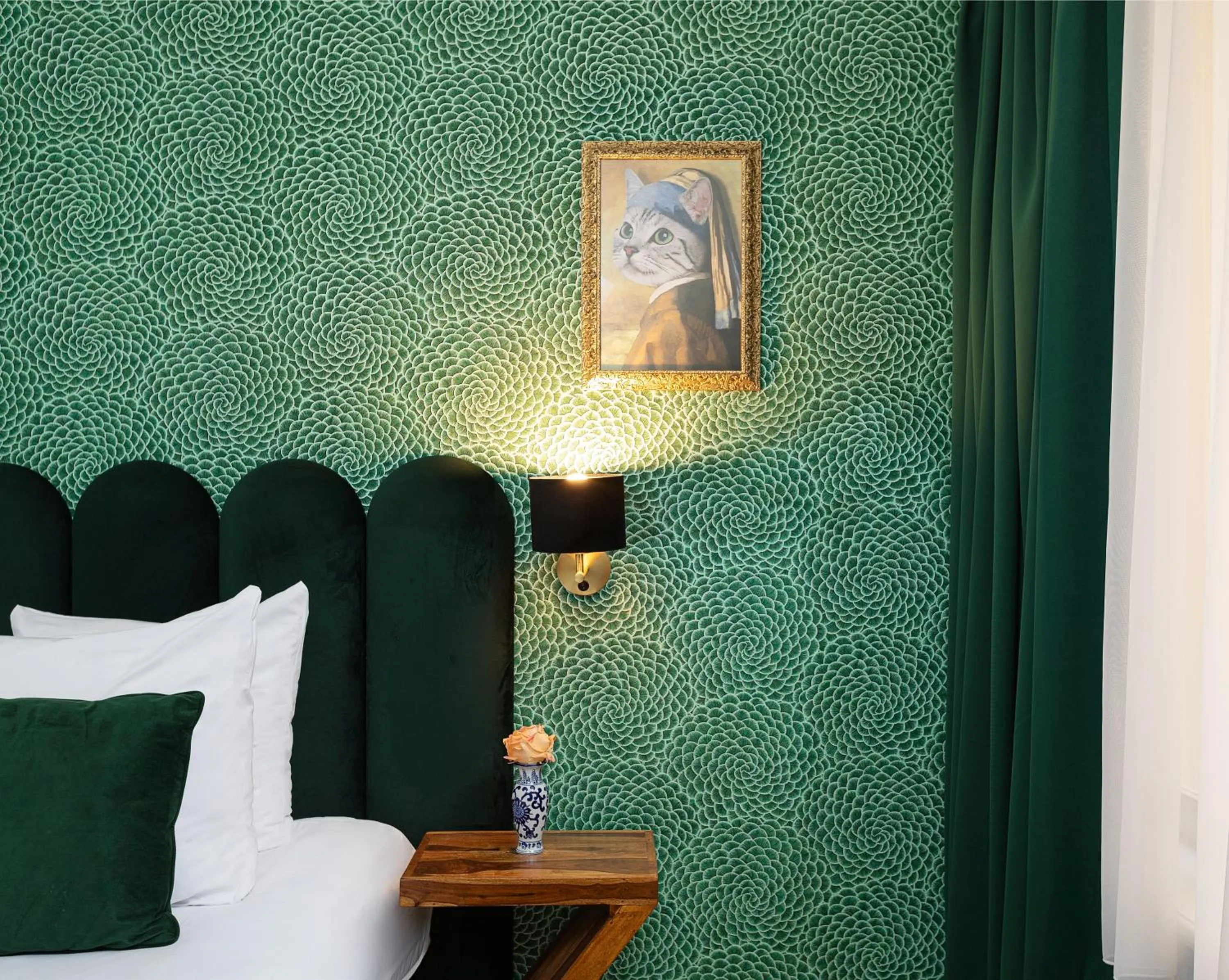 Bed in Boutique Hotel des Arts