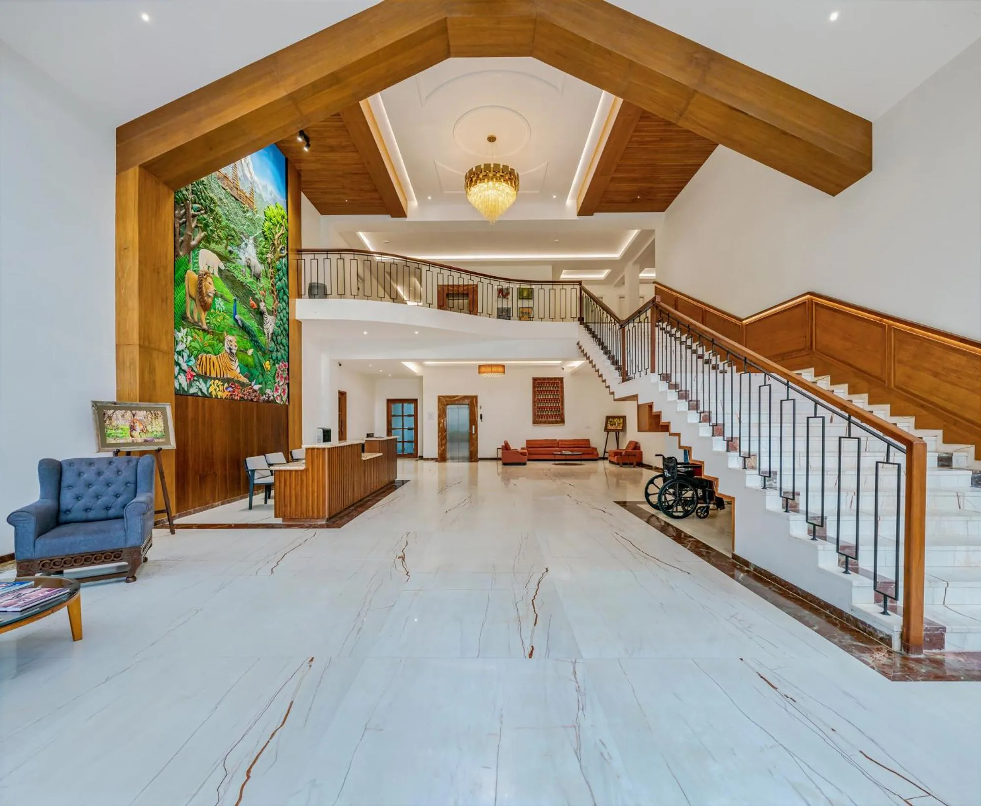 Living room in Highland Club with Swimming Pool-GYM