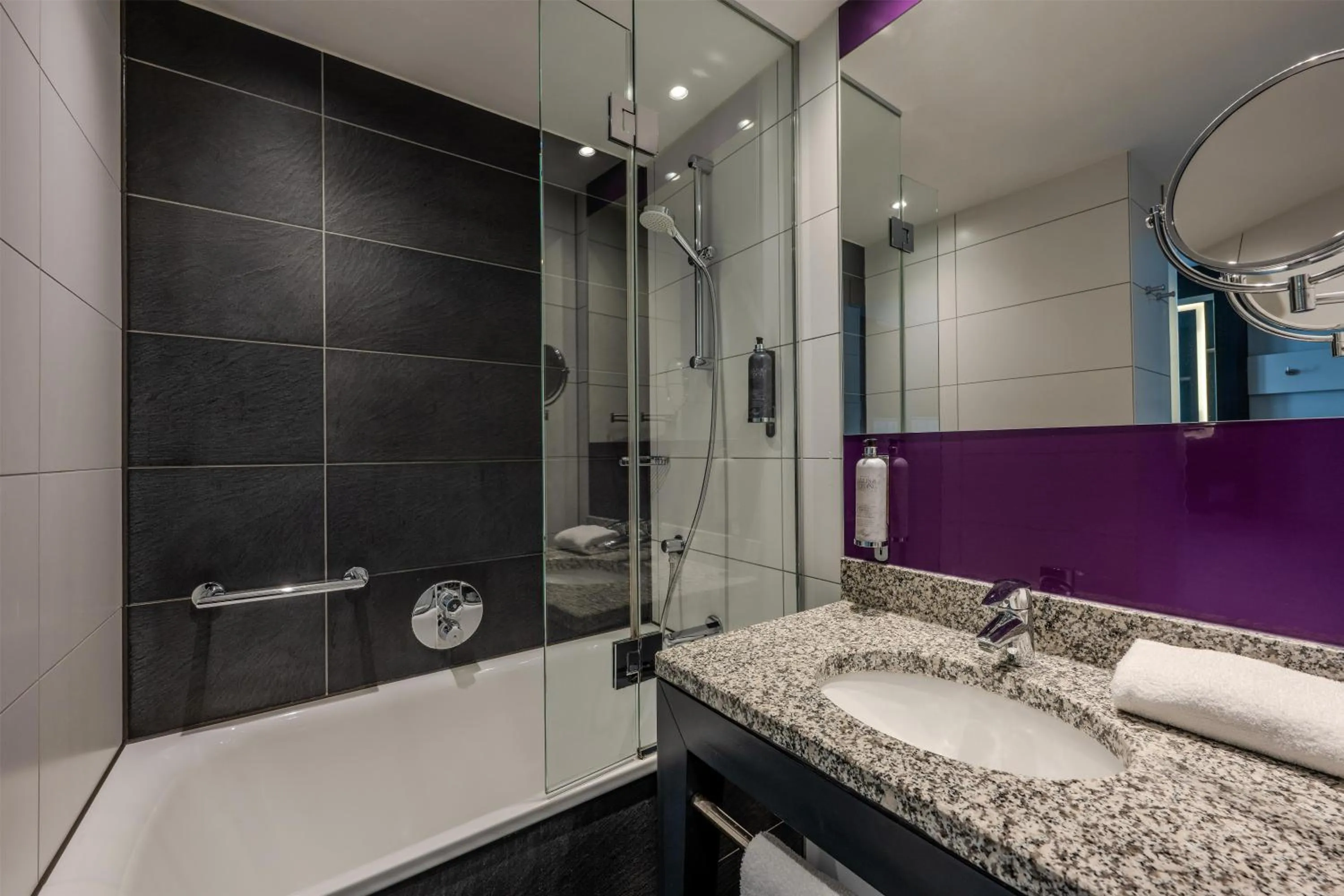 Bathroom in Premier Inn Berlin Alexanderplatz