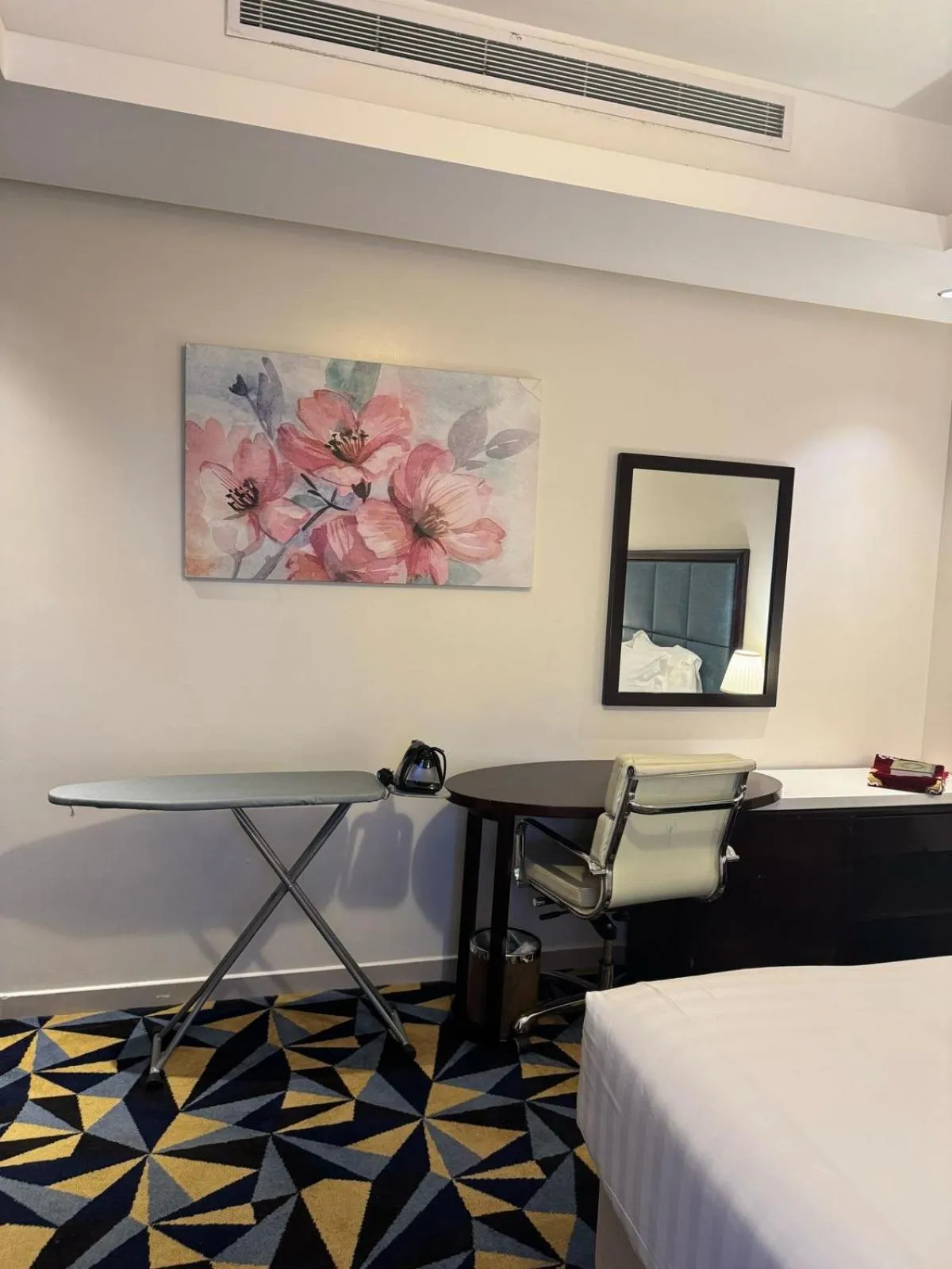 flat iron in Ocean View Al Zahra