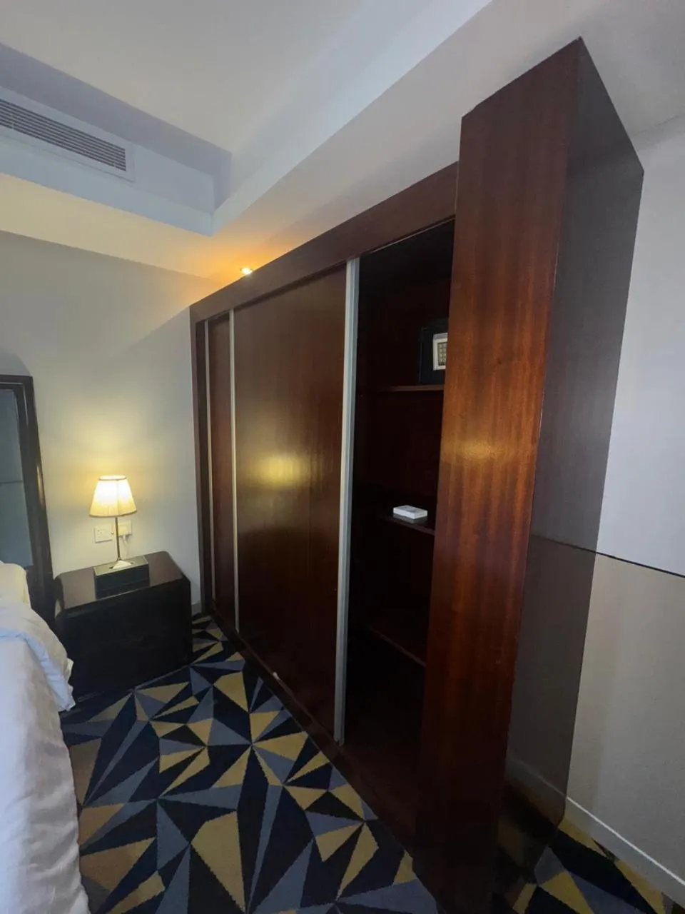 wardrobe in Ocean View Al Zahra