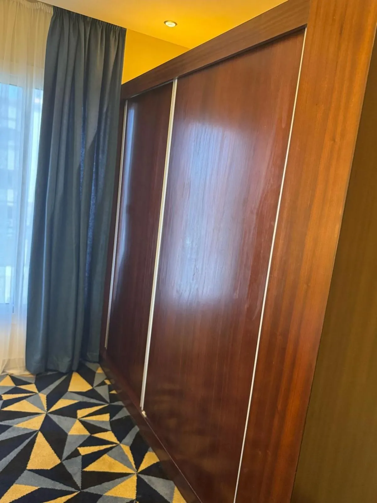 wardrobe in Ocean View Al Zahra