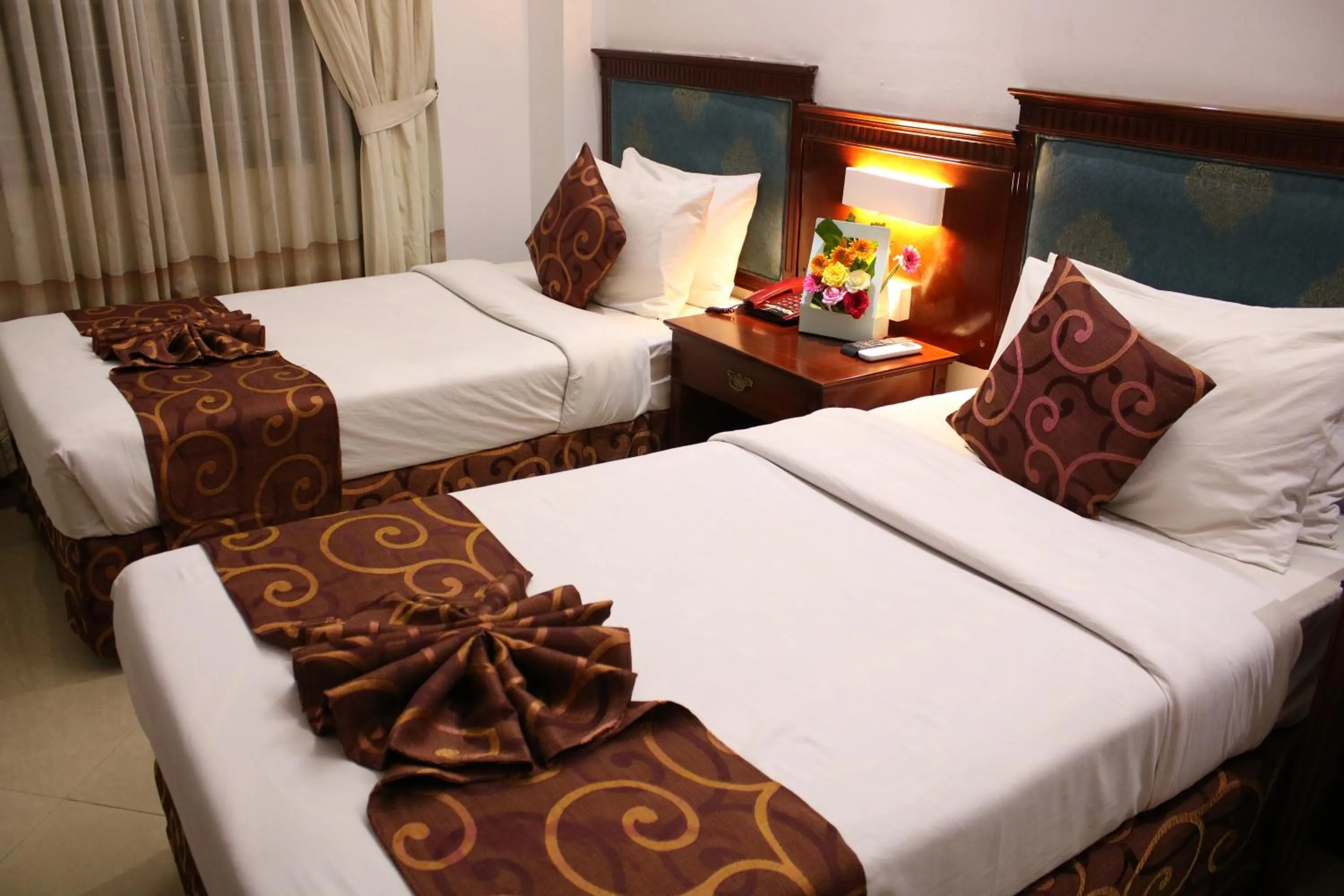 Bed in Hotel West Valley - Baridhara