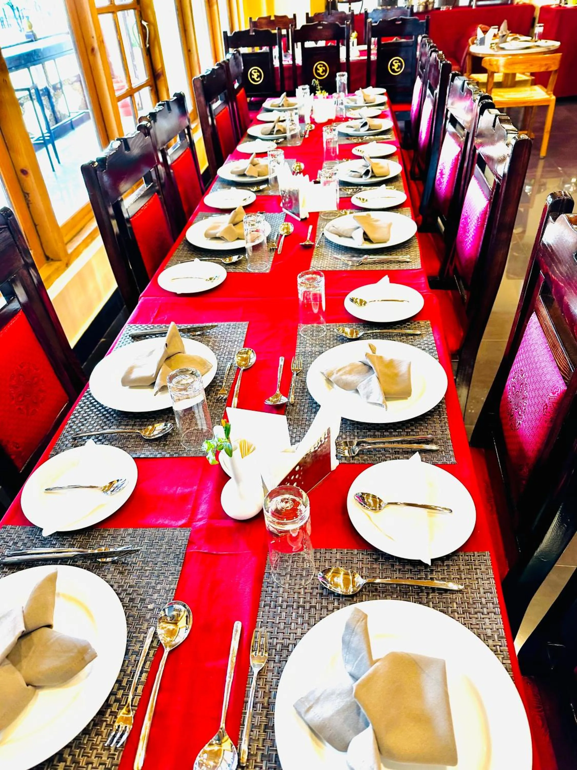 Restaurant/places to eat in Silver Cloud Hotel