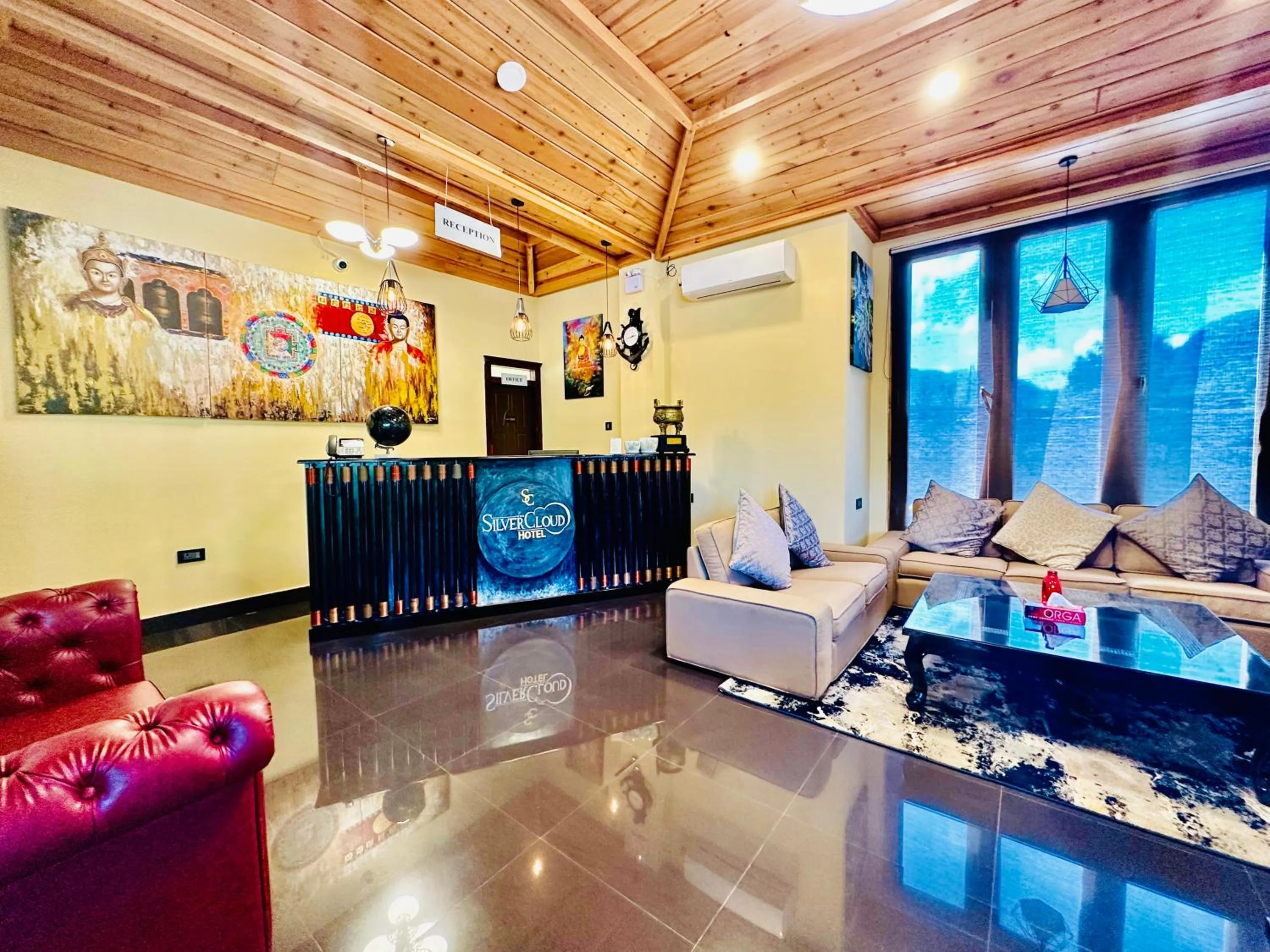Lobby or reception in Silver Cloud Hotel