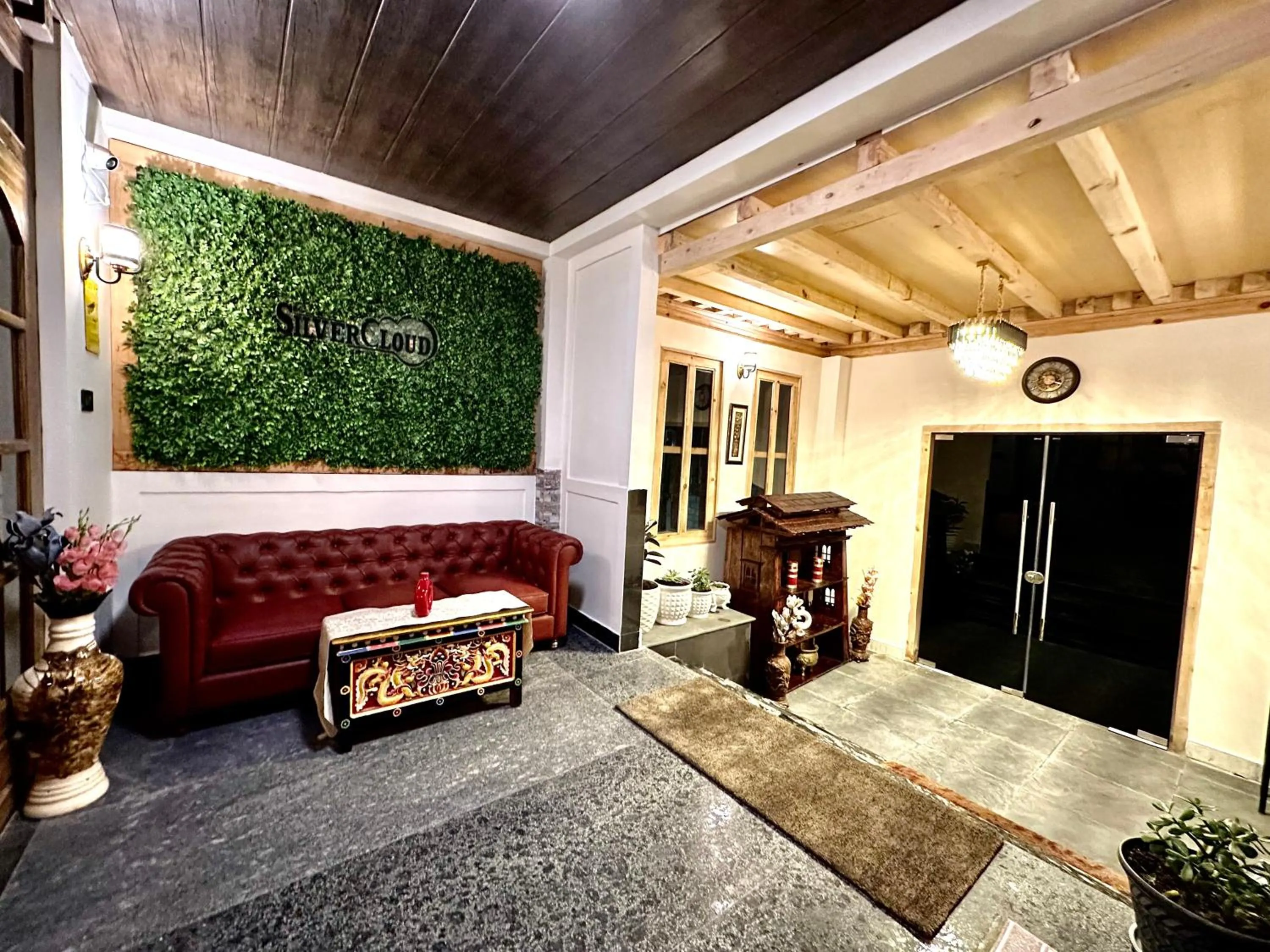 Lobby or reception in Silver Cloud Hotel