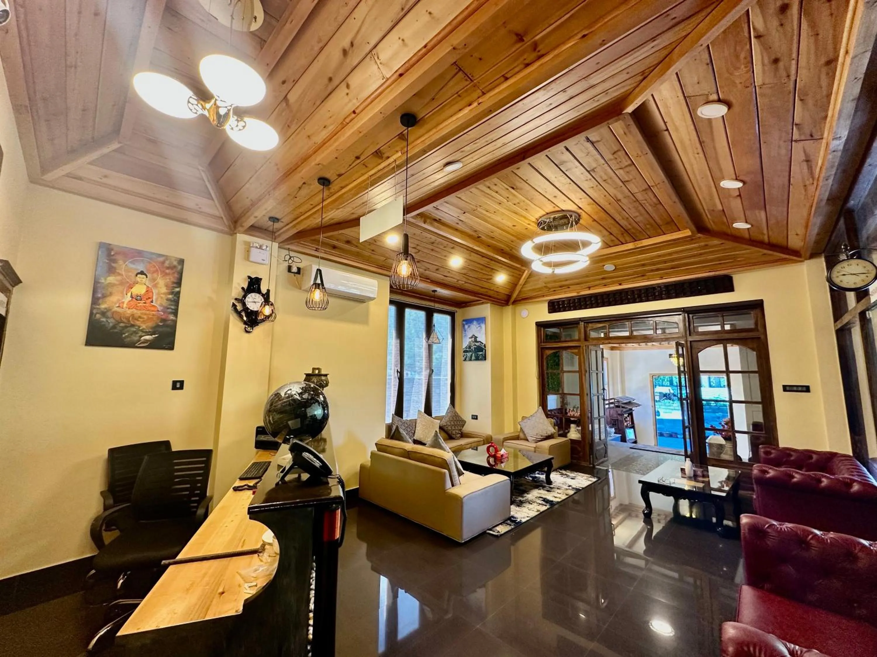 Lobby or reception in Silver Cloud Hotel