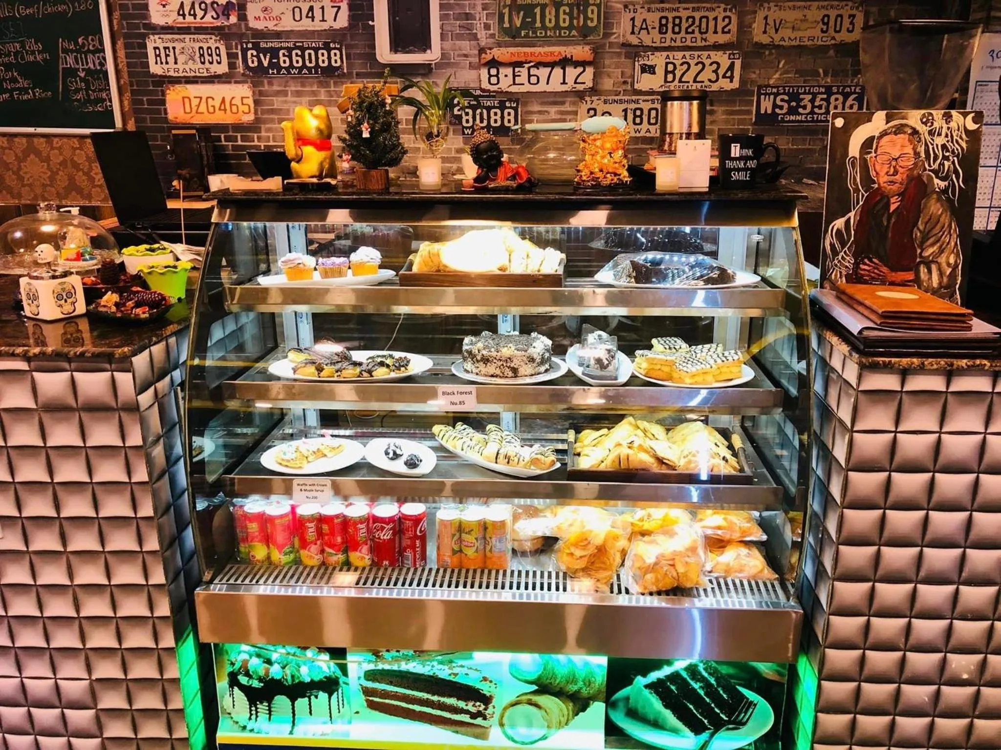 Restaurant/places to eat in Silver Cloud Hotel