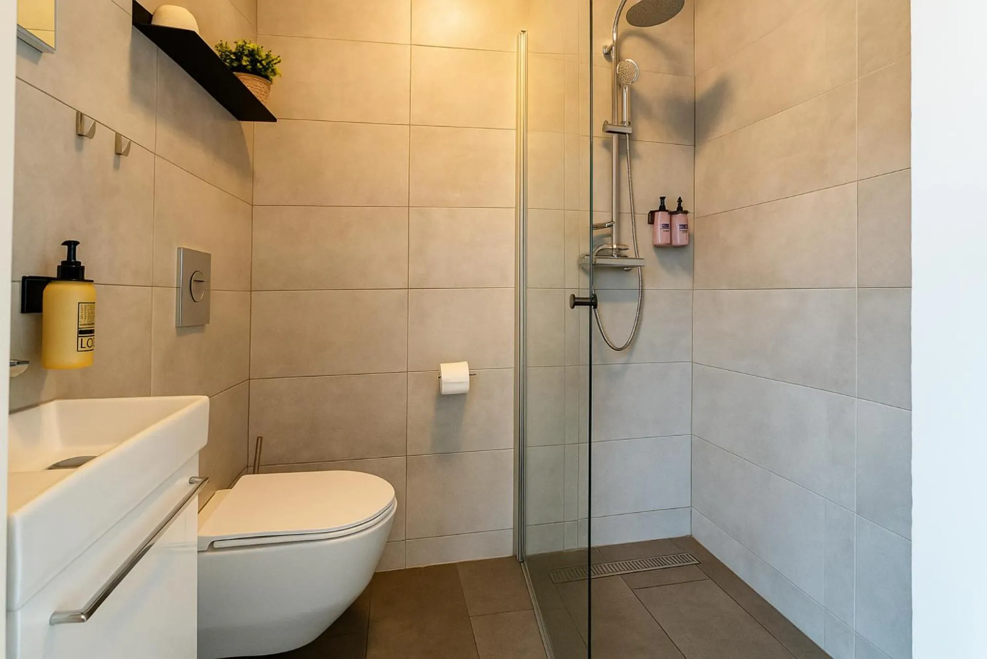 Shower in The Ísafjörður Inn by Ourhotels