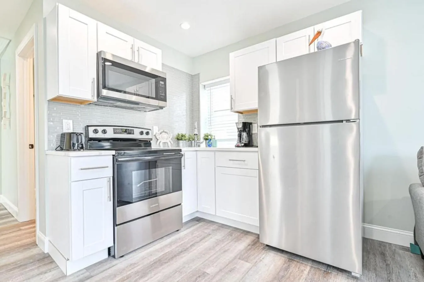 Kitchen or kitchenette in 318 E Youngs Ave Unit 5 Salty Shore Oasis Spectacular Retreat