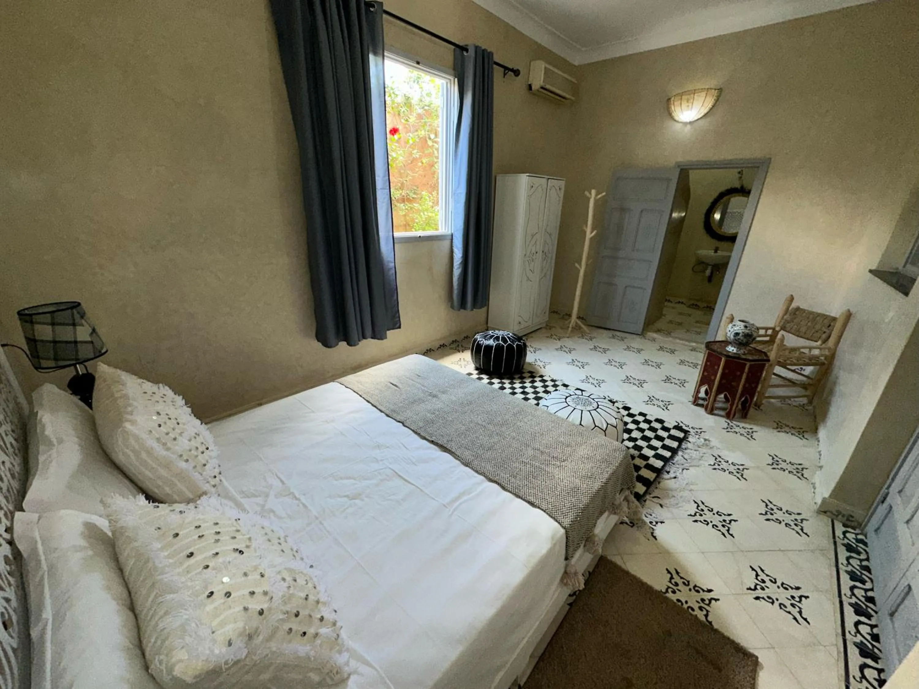 Bed in Oasis Merasi Marrakech