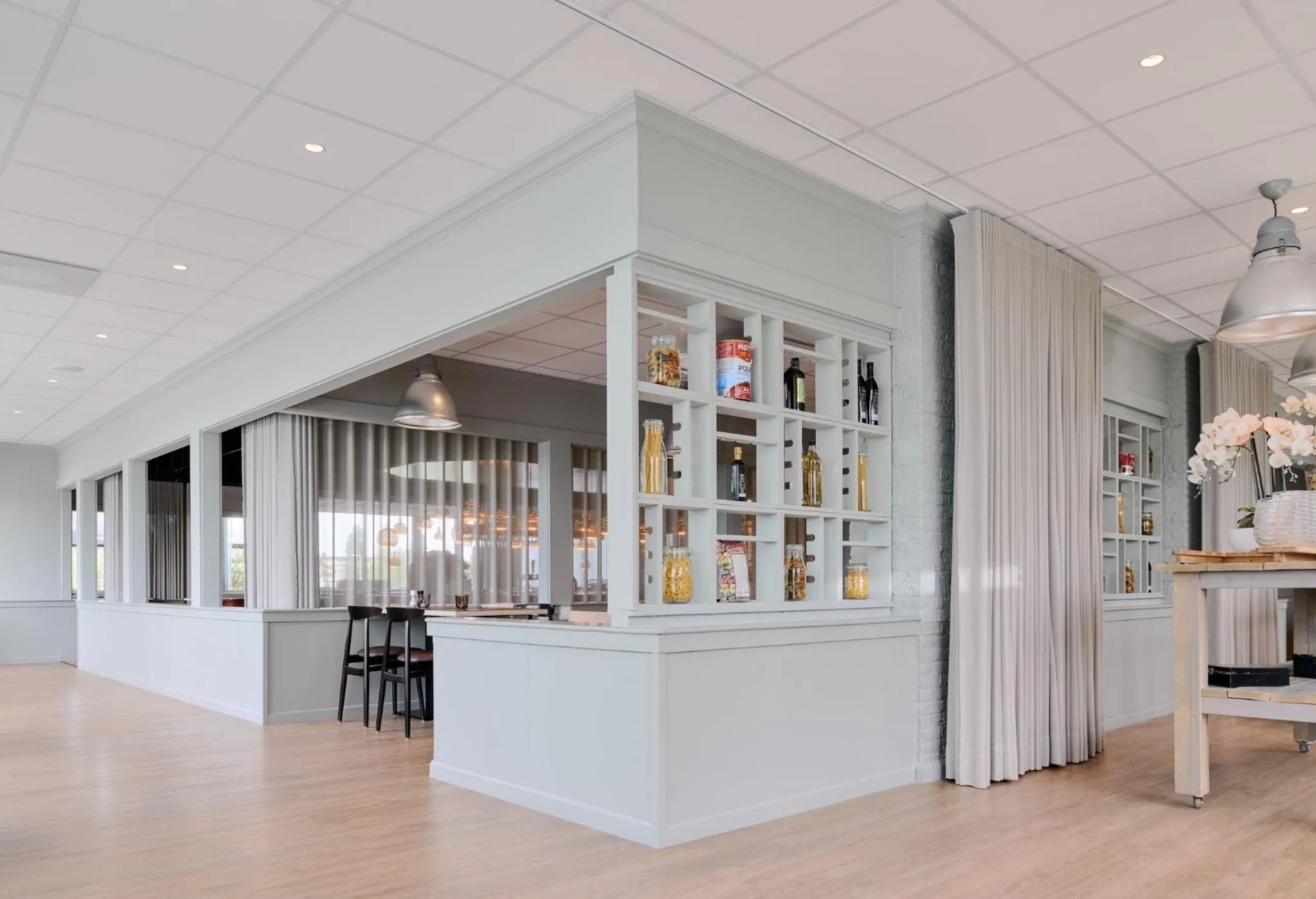 Restaurant/places to eat in Garner Hotel Maastricht by IHG