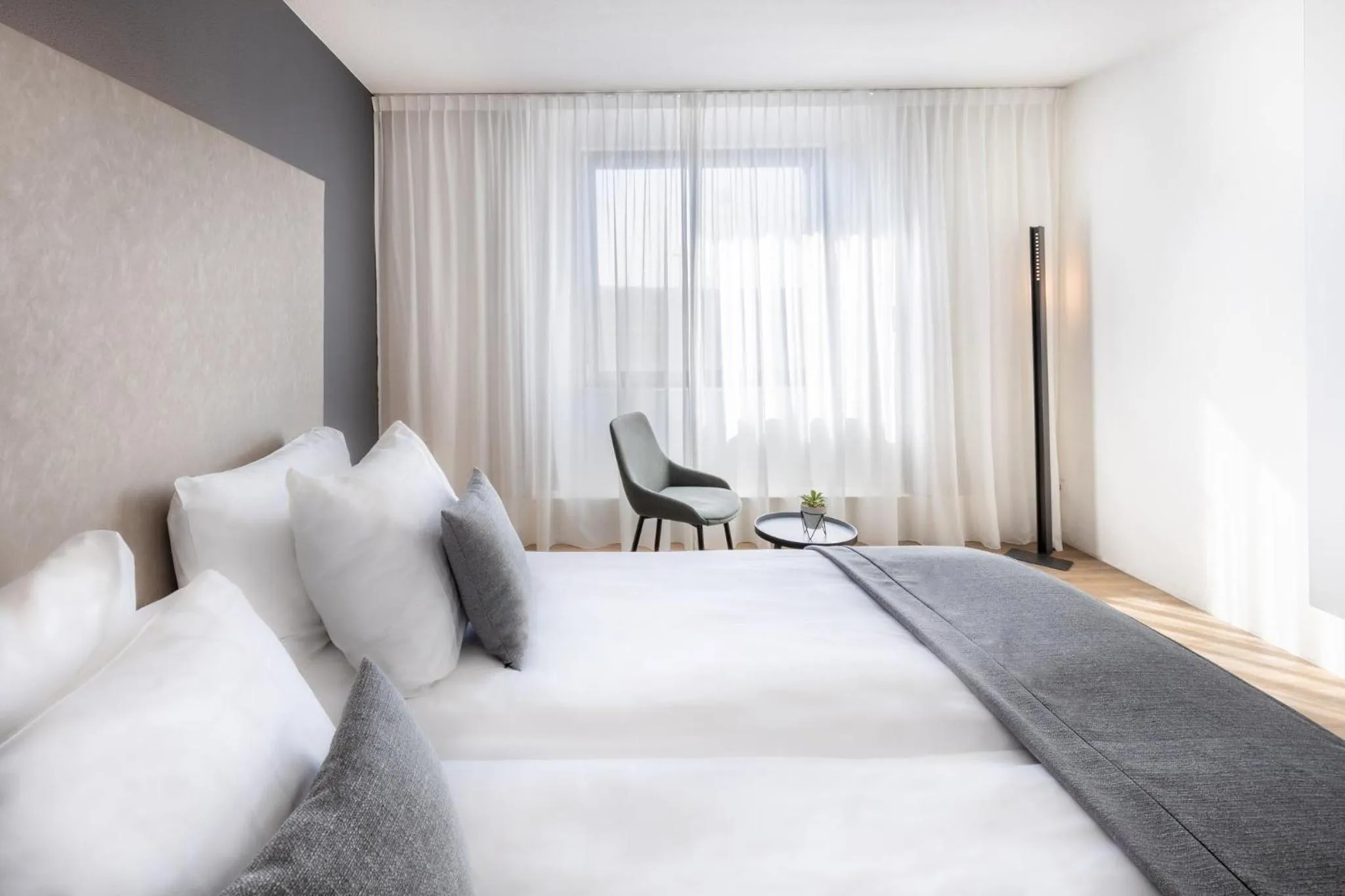 Photo of the whole room, Bed in Garner Hotel Maastricht by IHG