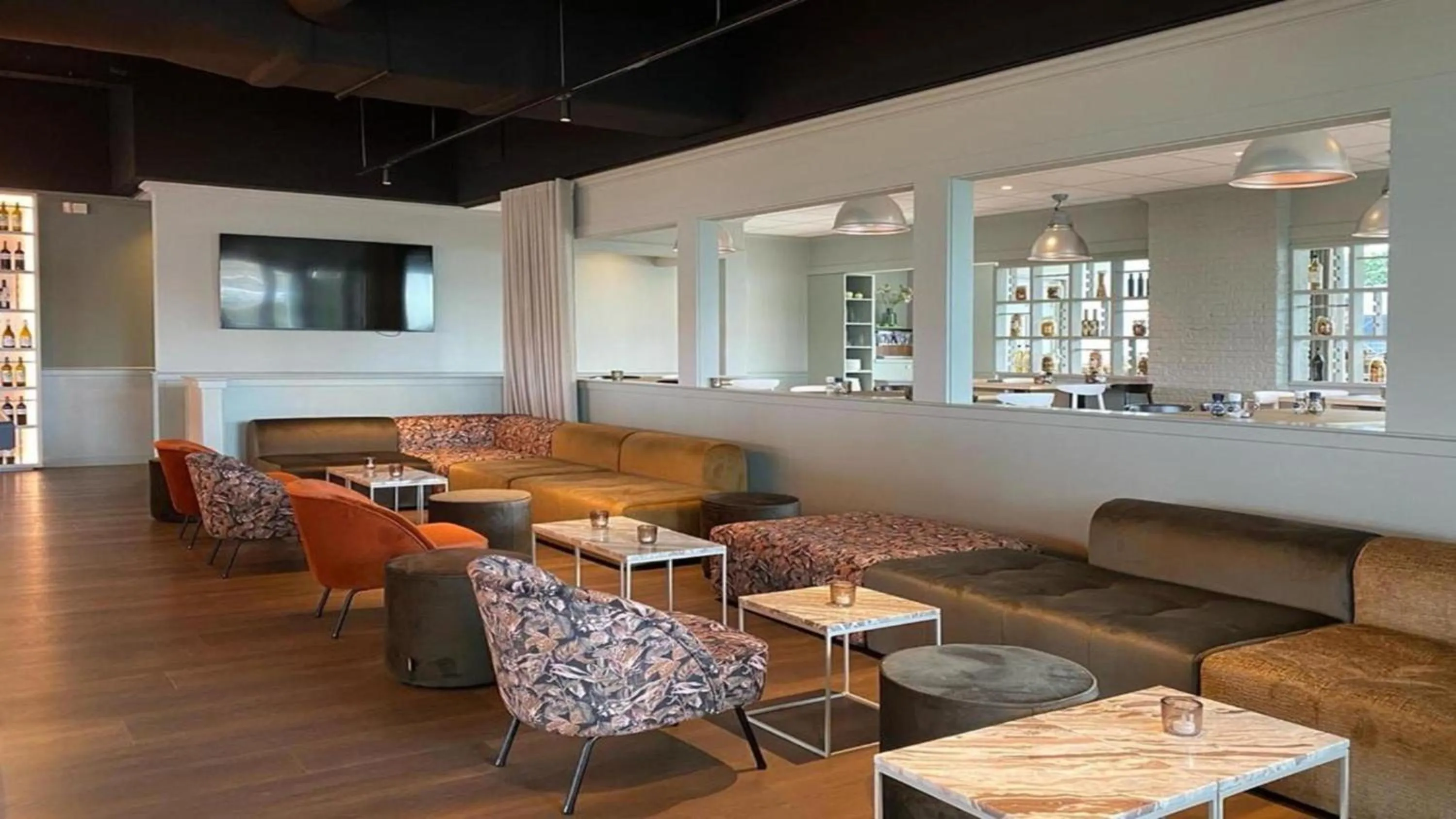 Lounge or bar in Garner Hotel Maastricht by IHG