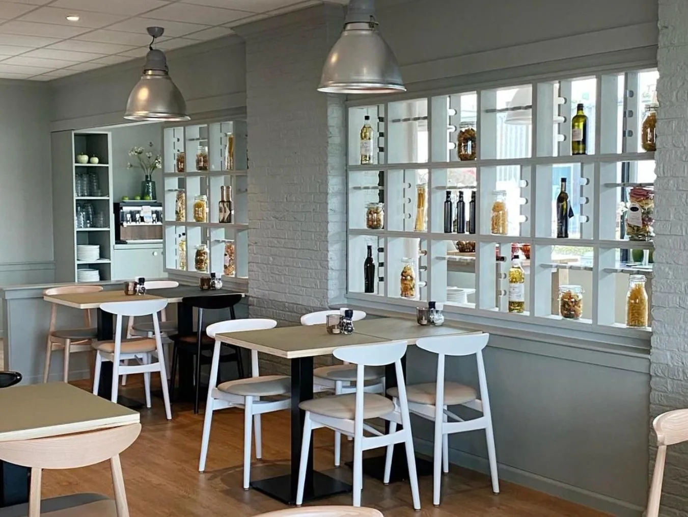 Lounge or bar in Garner Hotel Maastricht by IHG