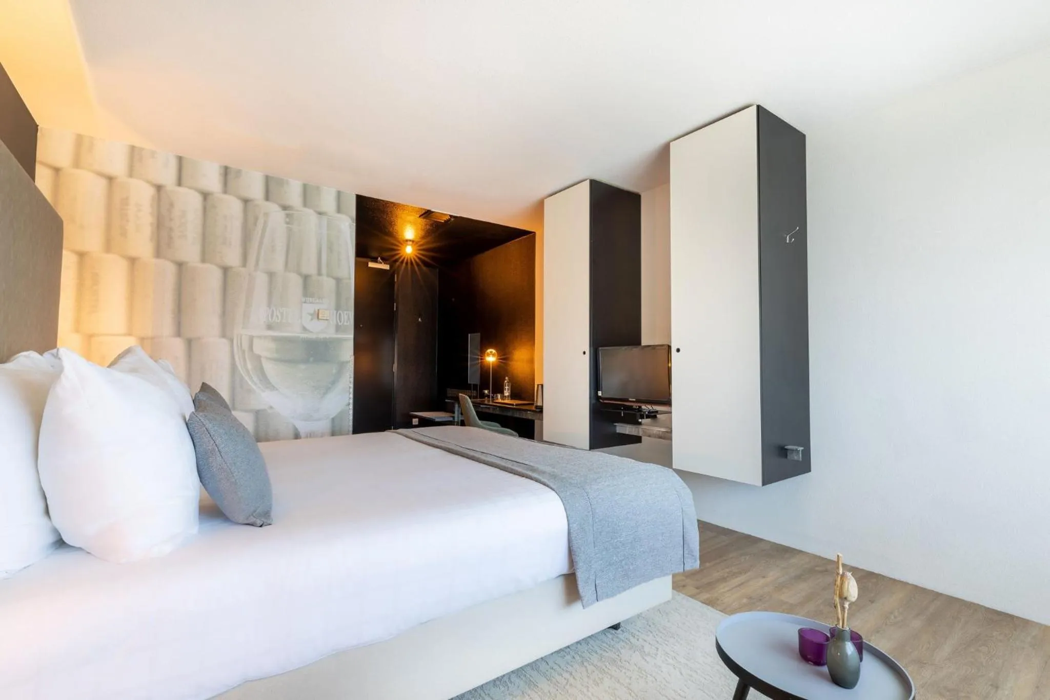Photo of the whole room, Bed in Garner Hotel Maastricht by IHG