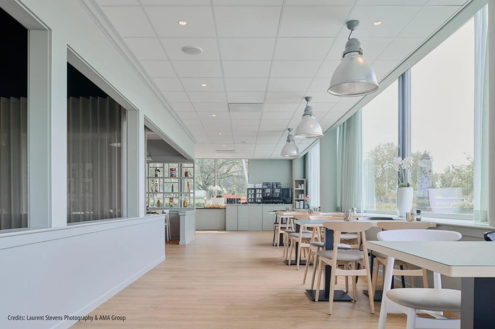 Lounge or bar in Garner Hotel Maastricht by IHG