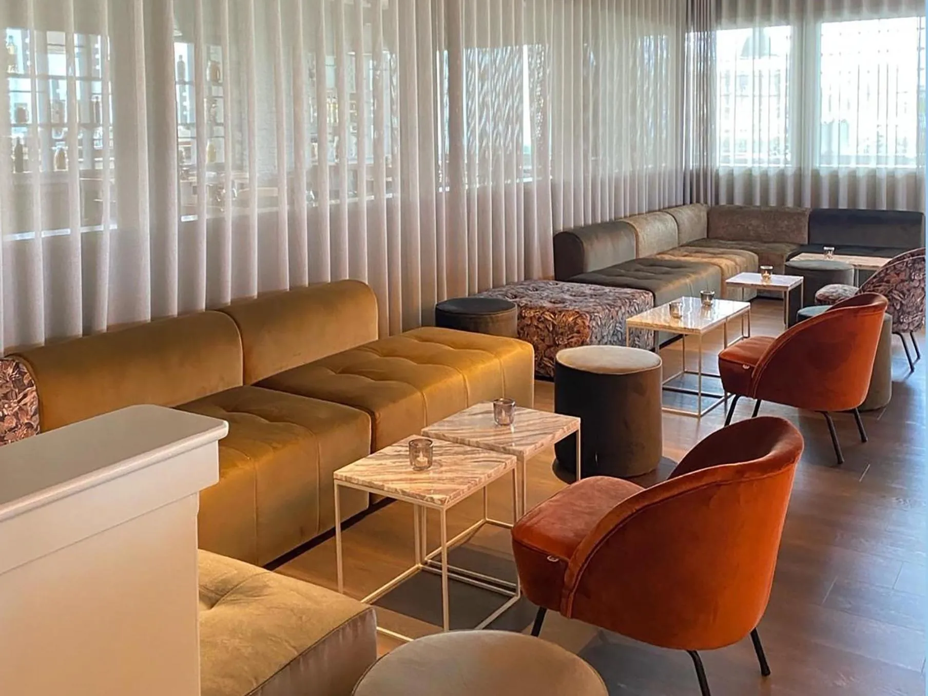 Lounge or bar in Garner Hotel Maastricht by IHG